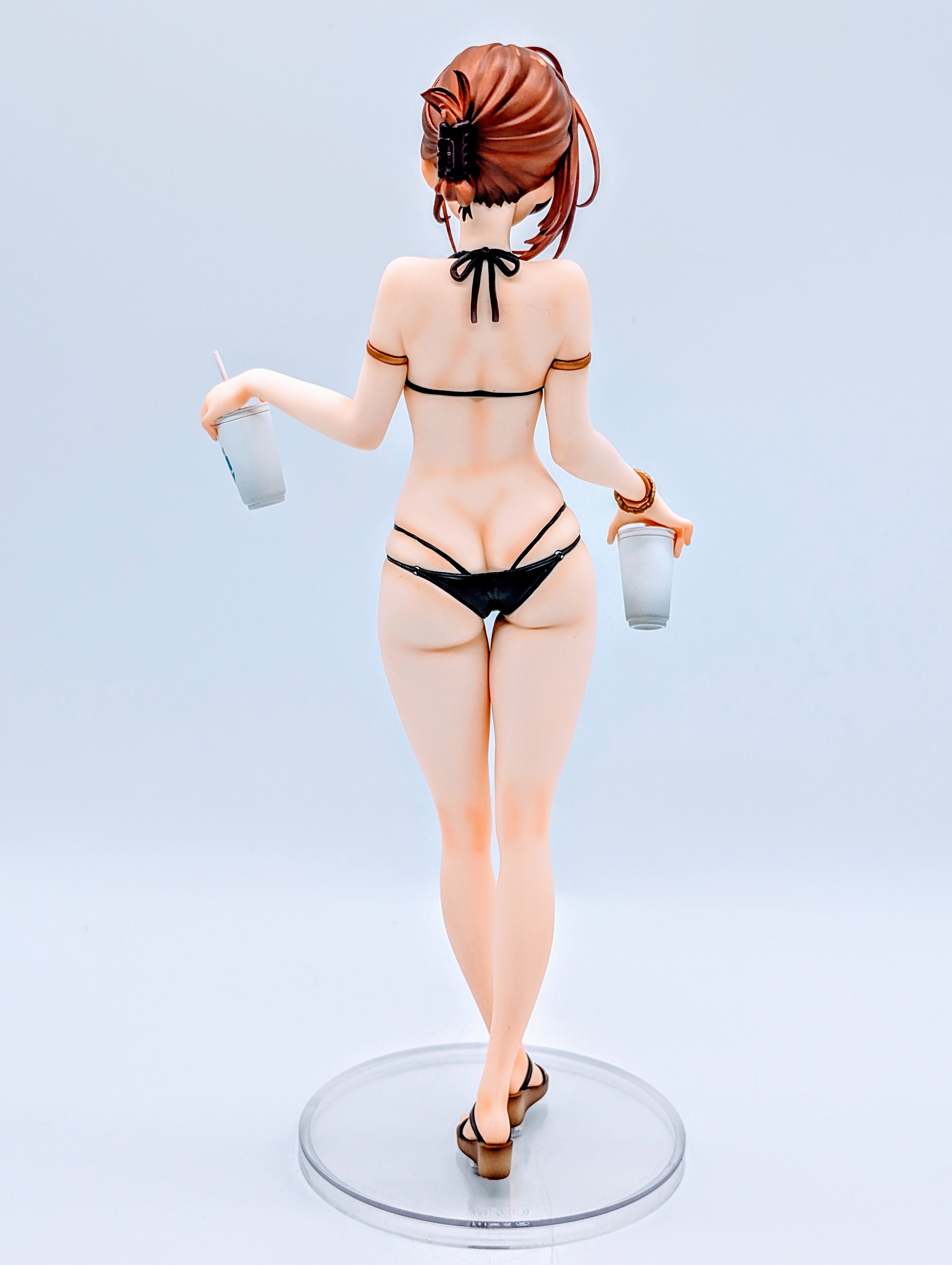 Nearsighted Sister full-body rear view