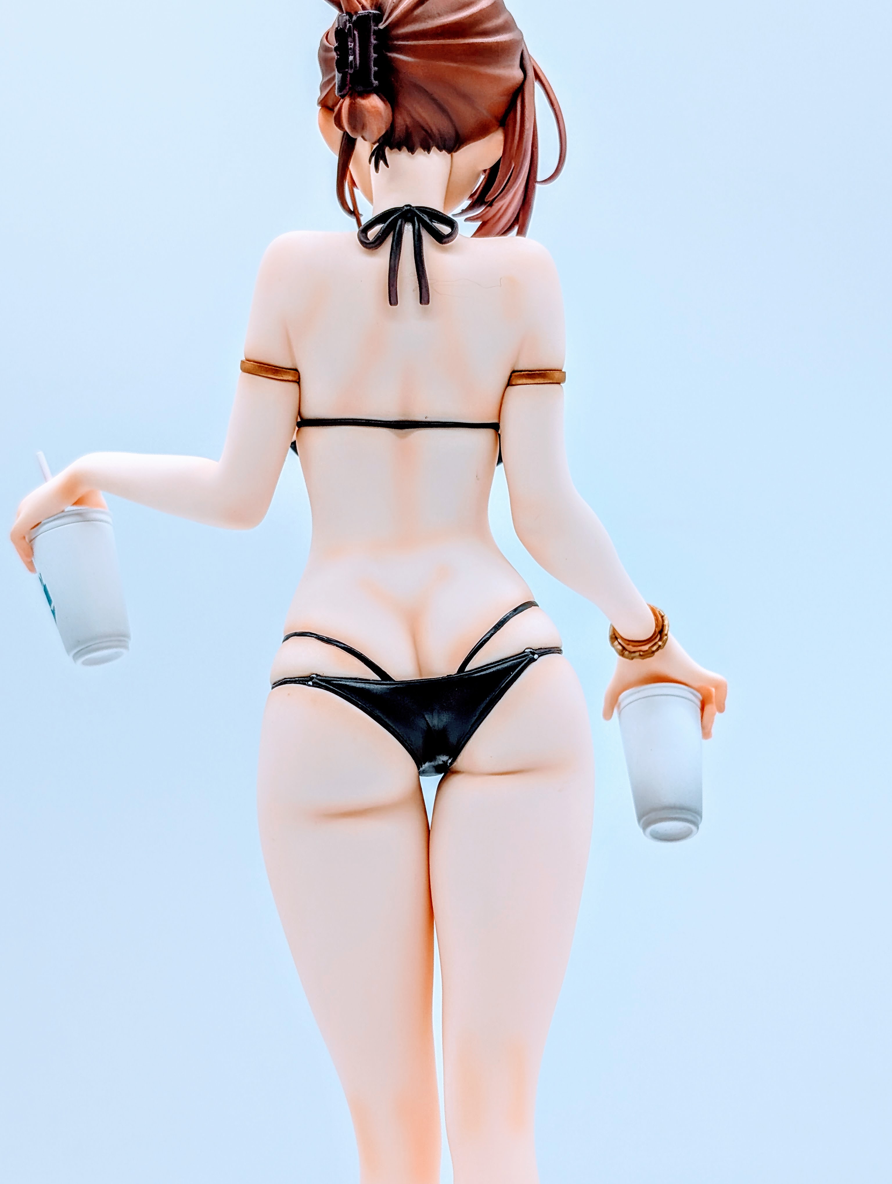 Nearsighted Sister rear close-up showing back shading and shoulder blades