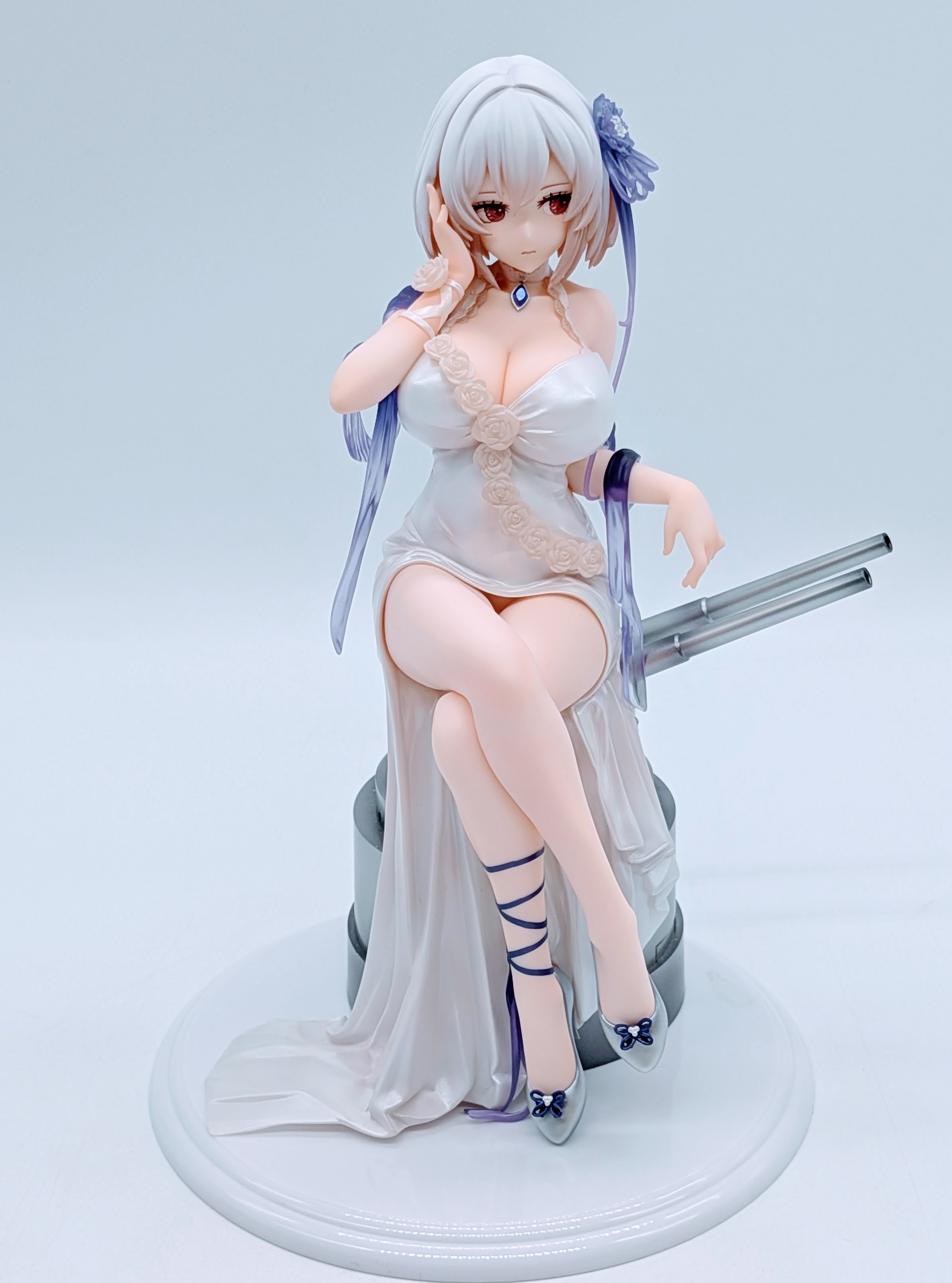 Sirius White Rose full frontal shot