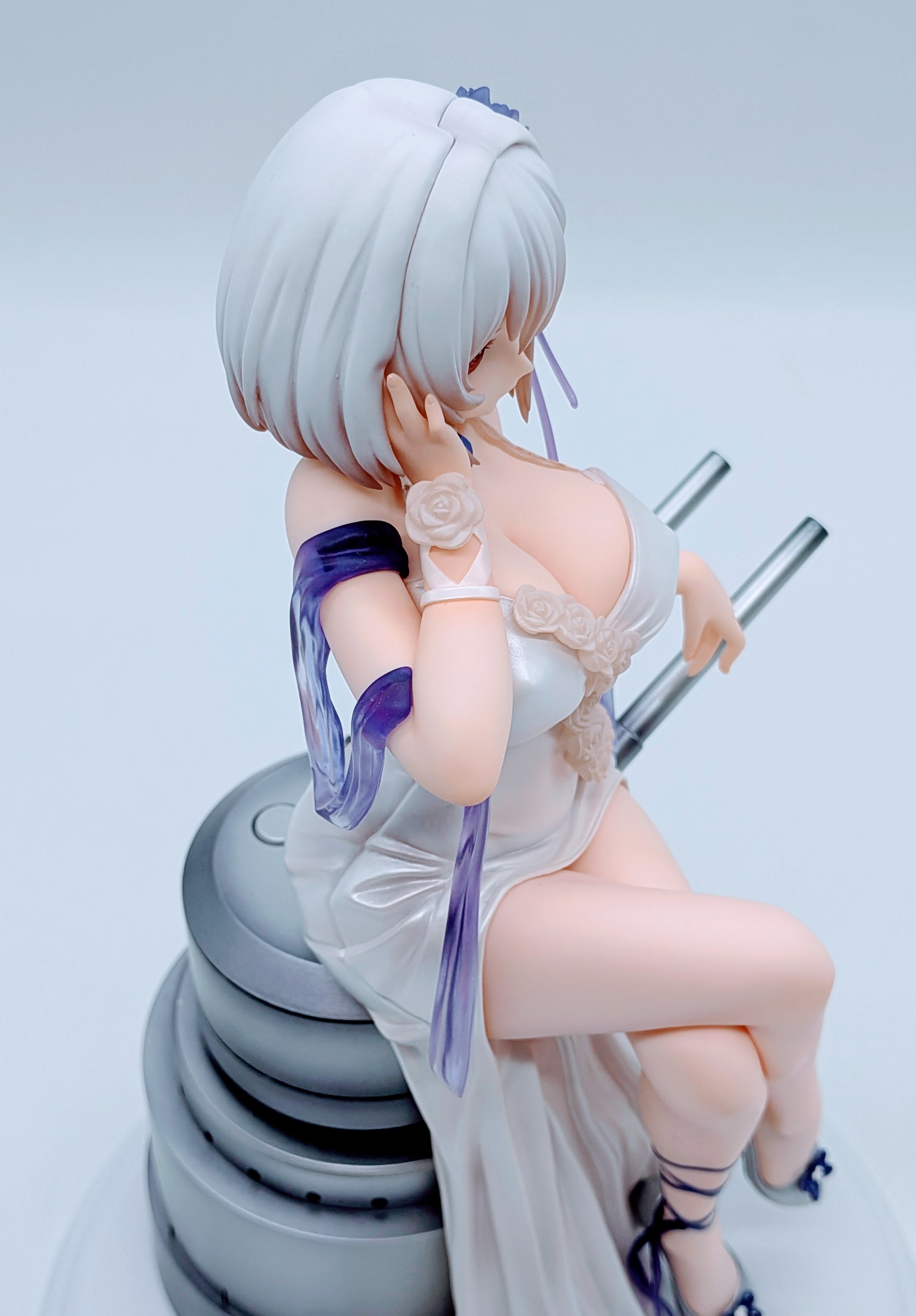 Sirius White Rose right side profile 1