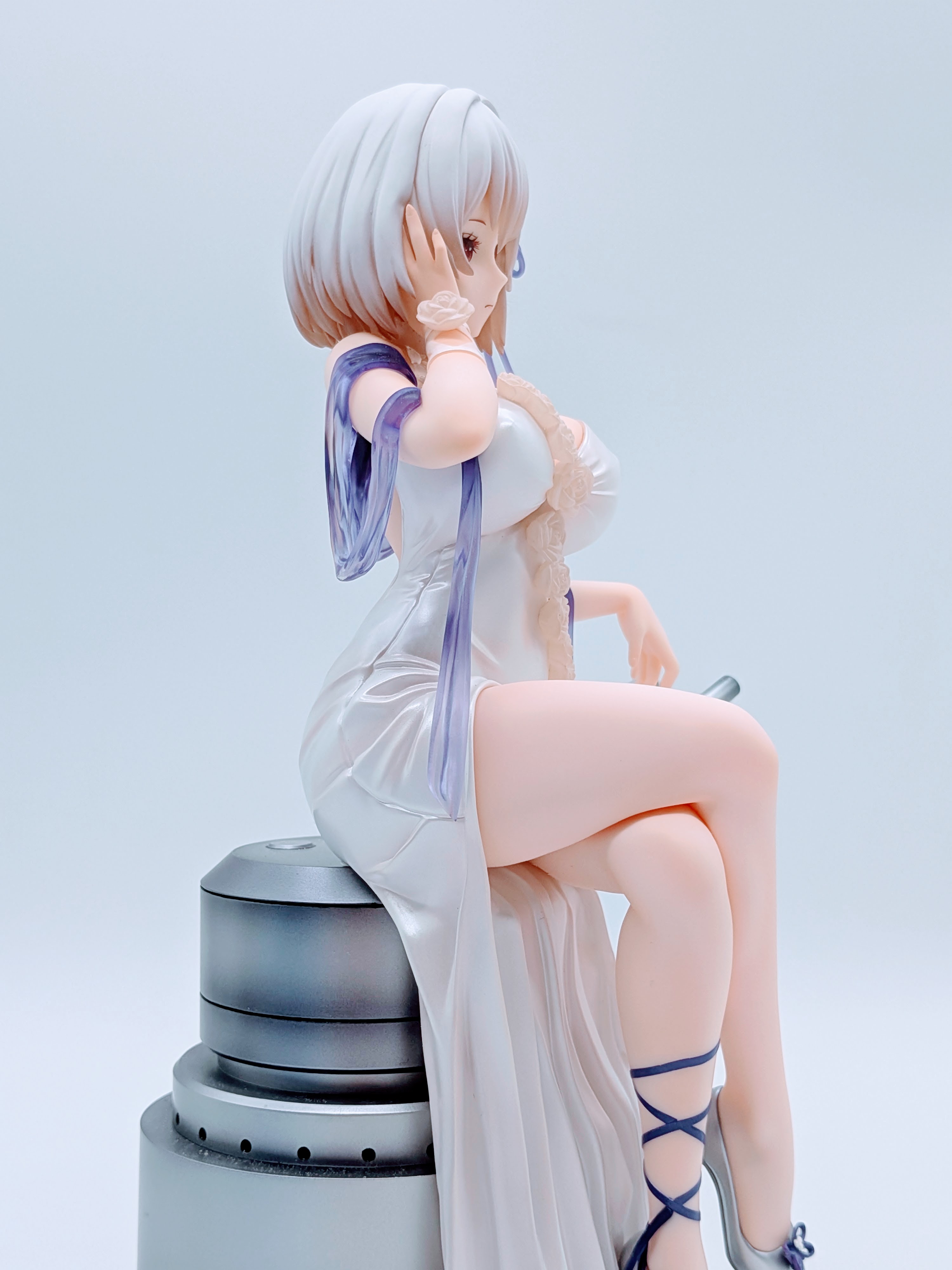 Sirius White Rose right side profile 2