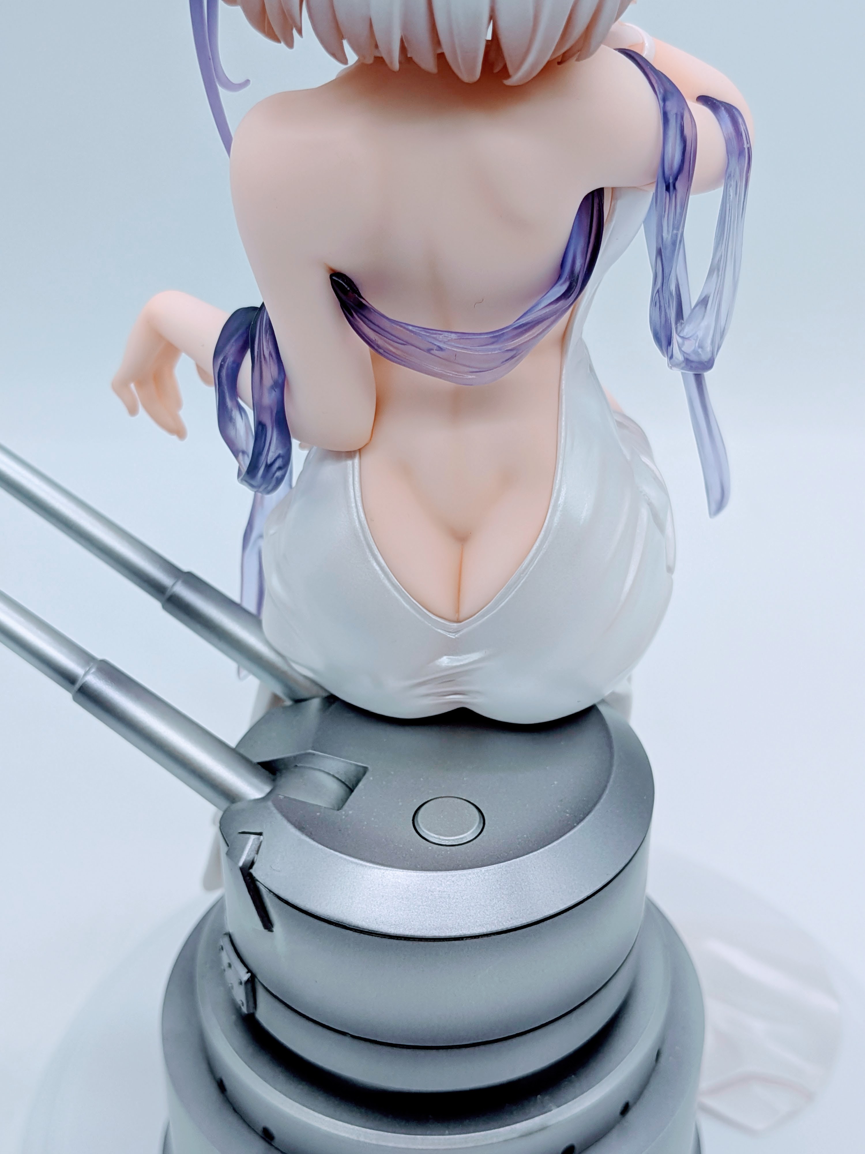 Sirius White Rose back close-up (pearl finish)