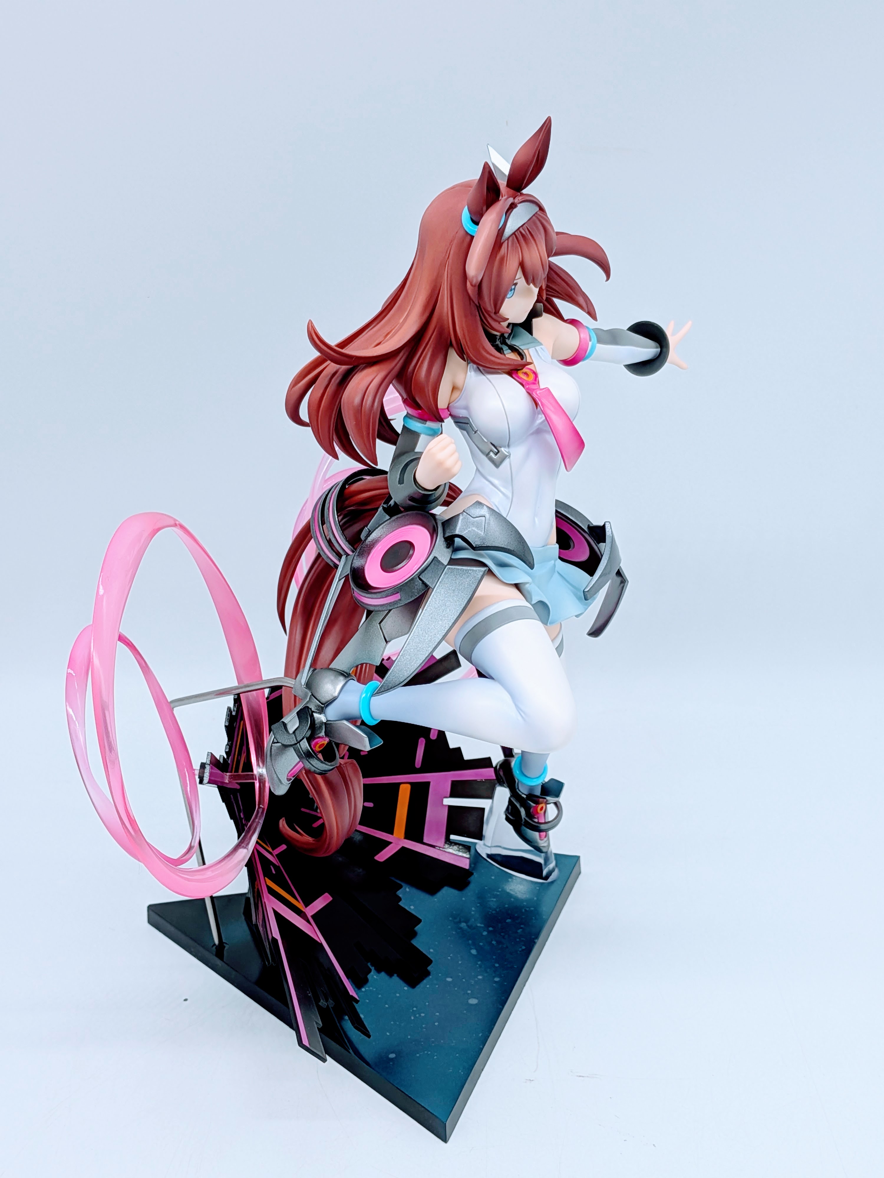 Mihono Bourbon figure side view focusing on legs and base connection