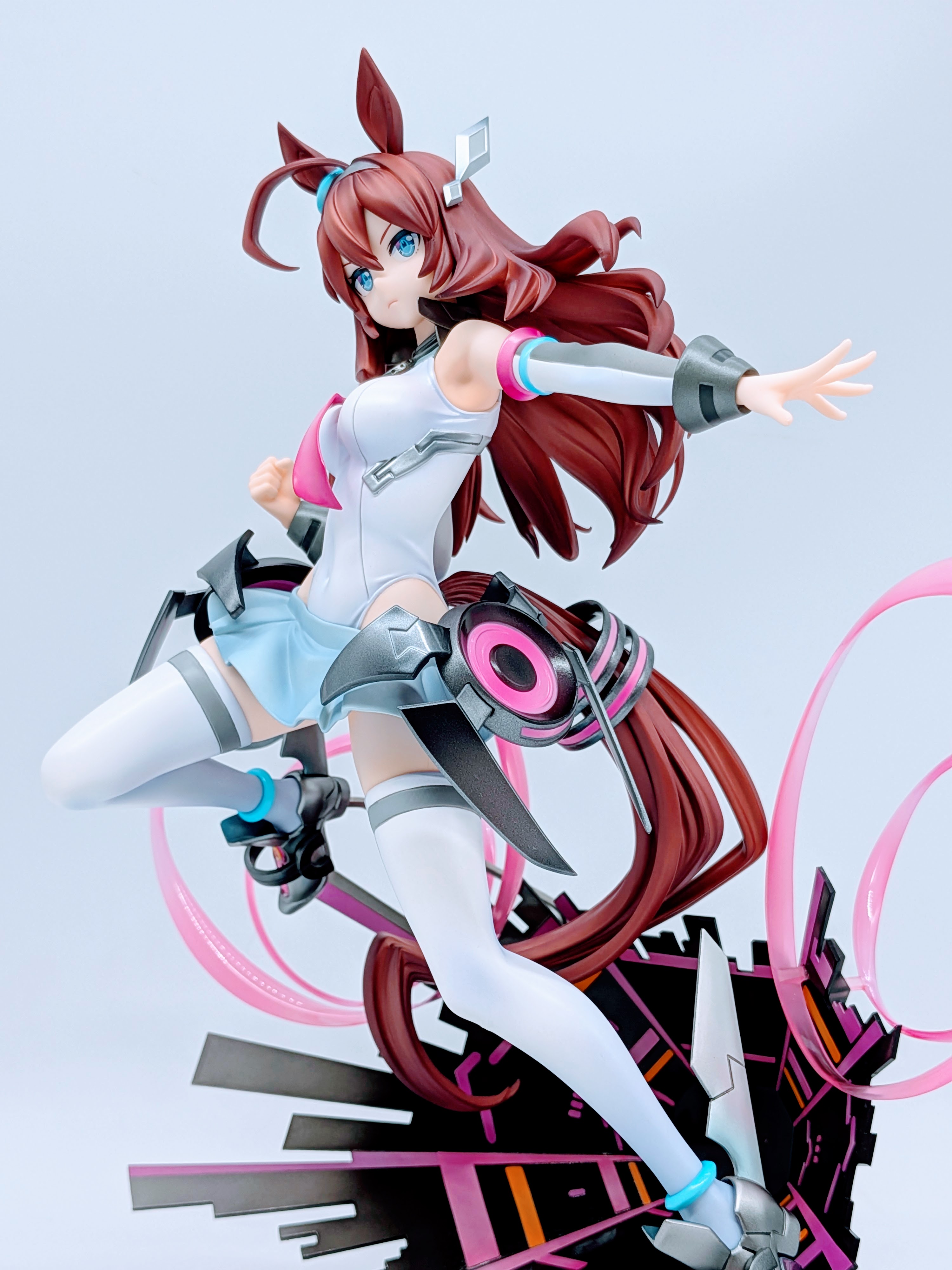 Another dynamic side view of Mihono Bourbon figure and base