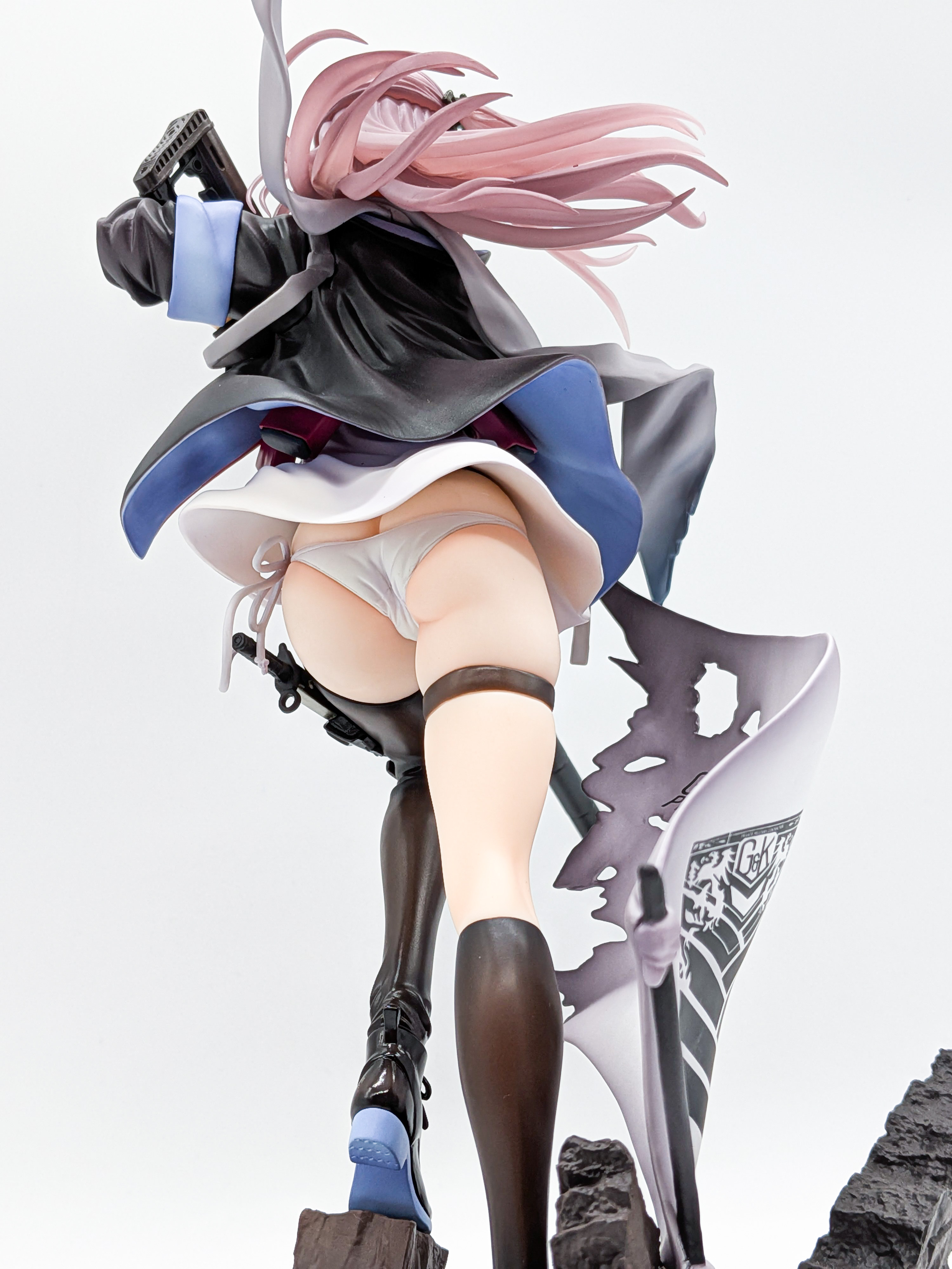 Close-up of ST AR-15 lower body and stockings