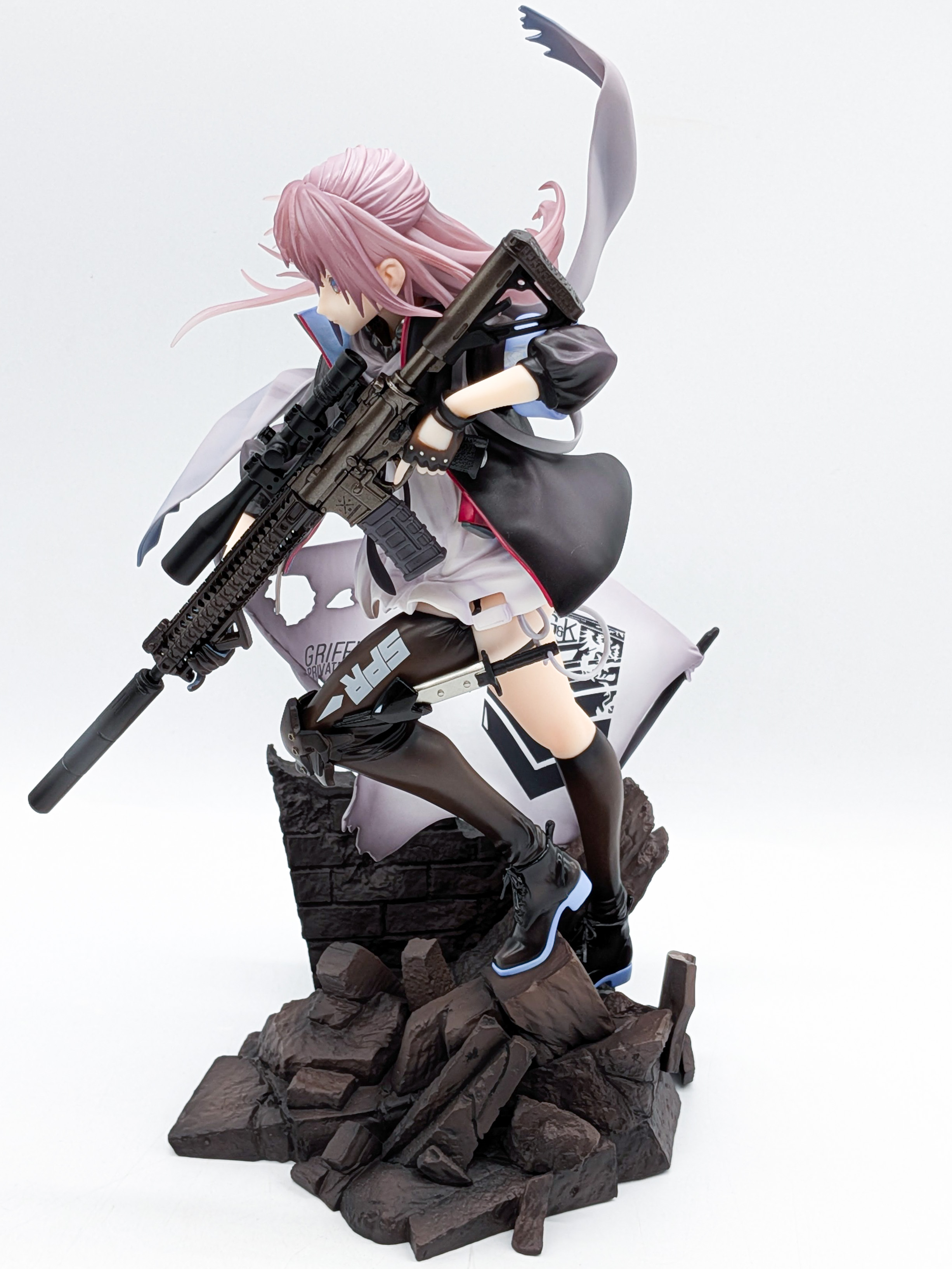 Upper body close-up of ST AR-15 showing face jacket and weapon