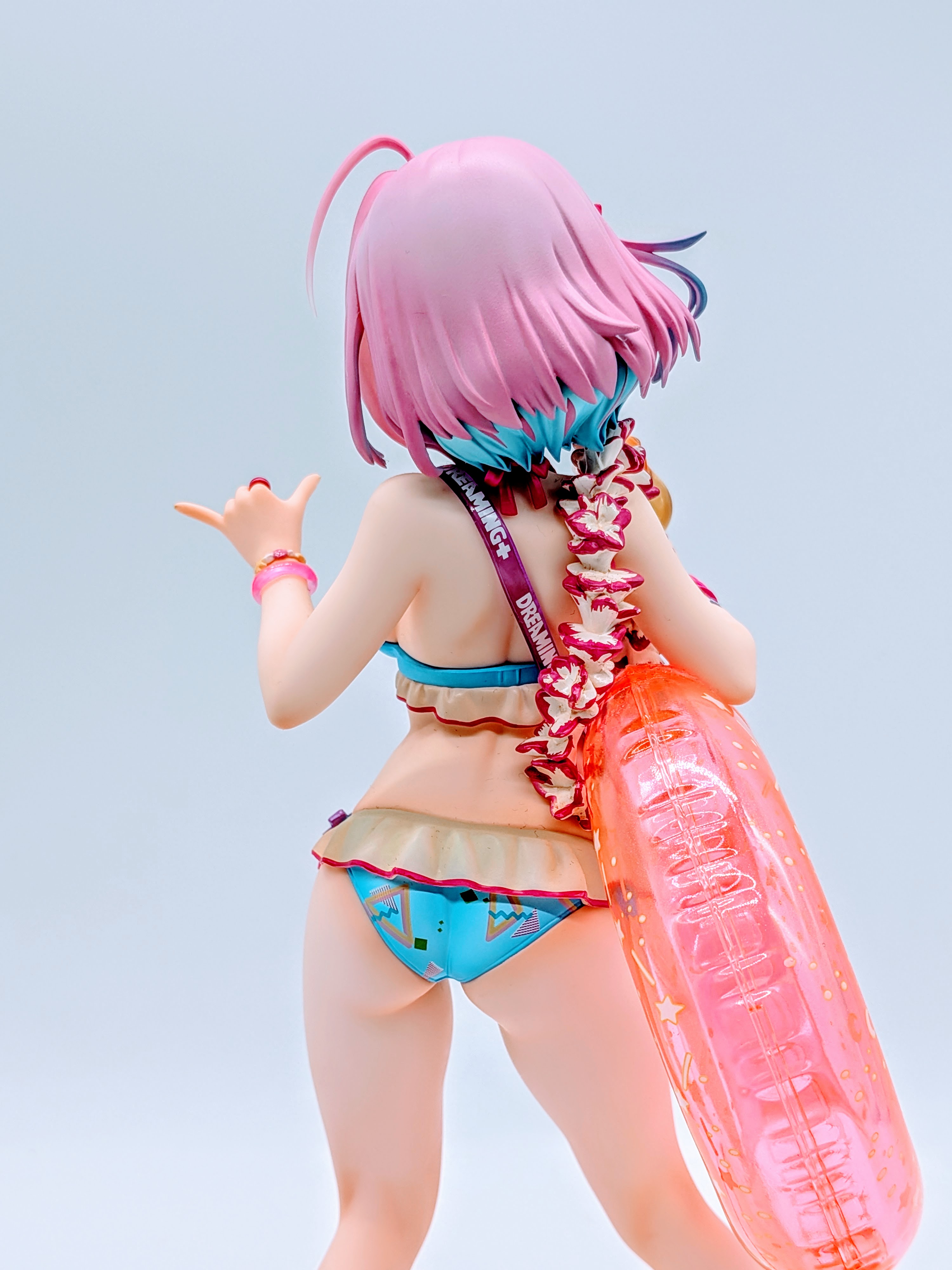 Detail shot of Yumemi Riamu tropical drink and hand gesture
