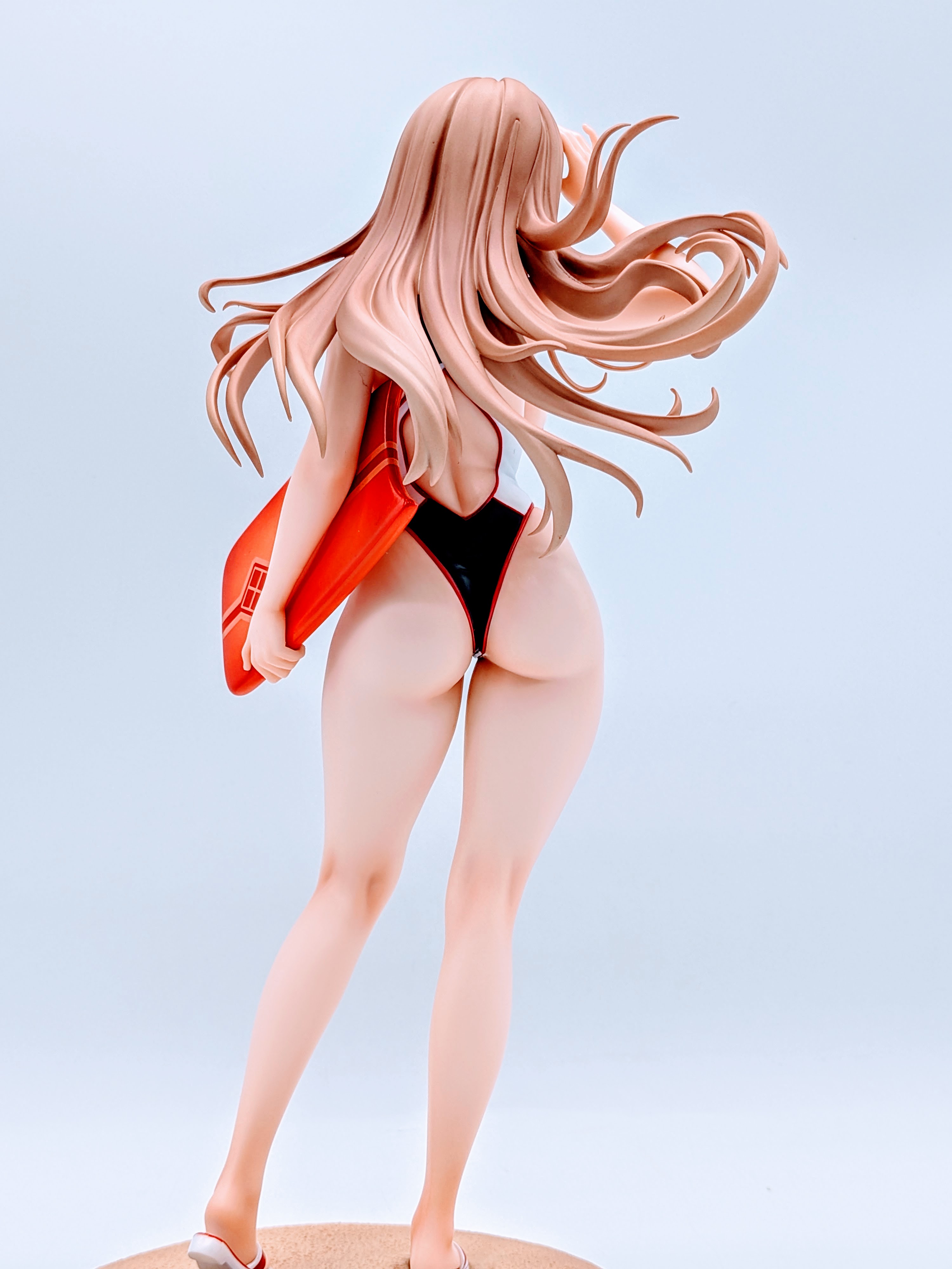 Rear three-quarter view of Rapi Classic Vacation figure