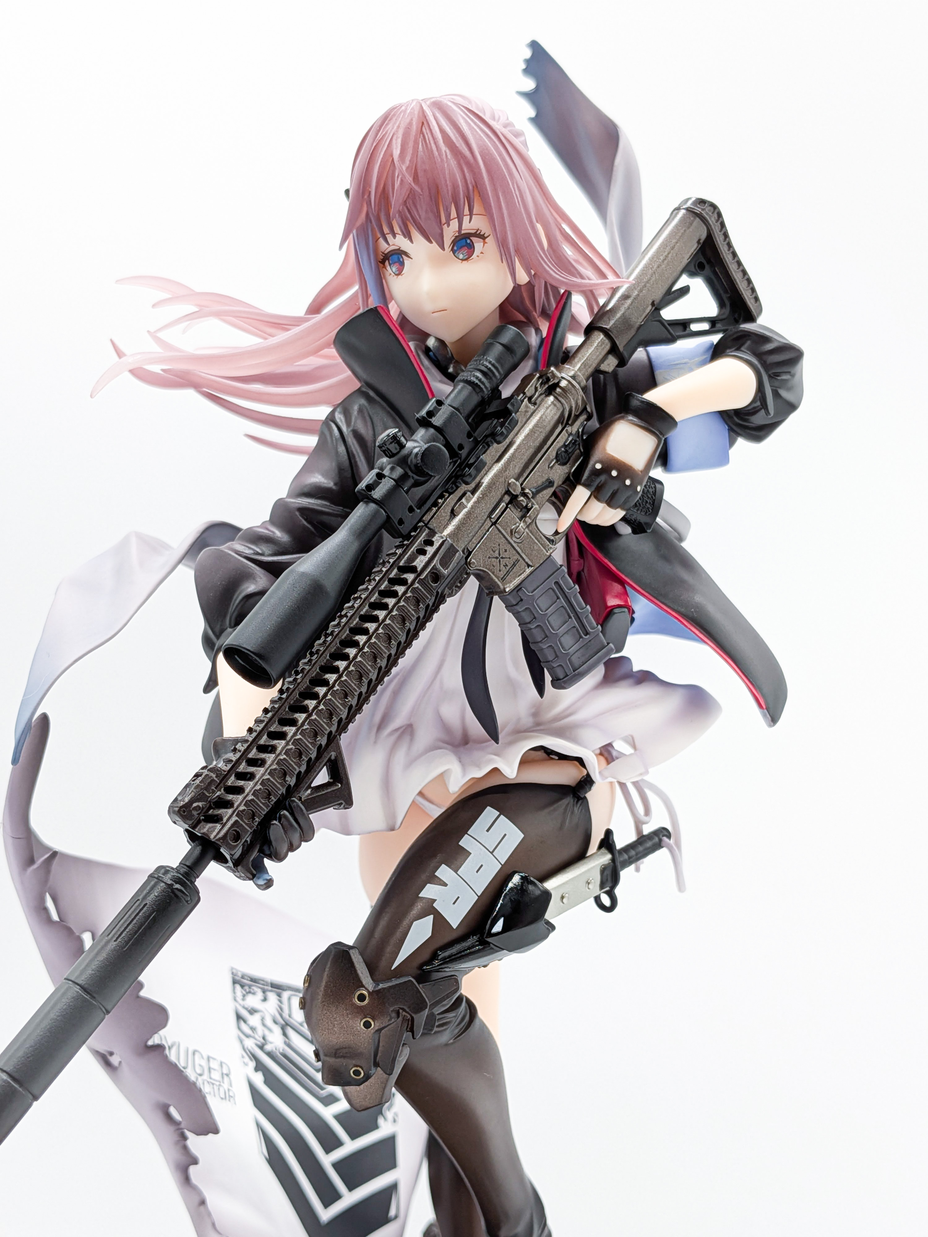 Close-up of ST AR-15 face hair and upper front view