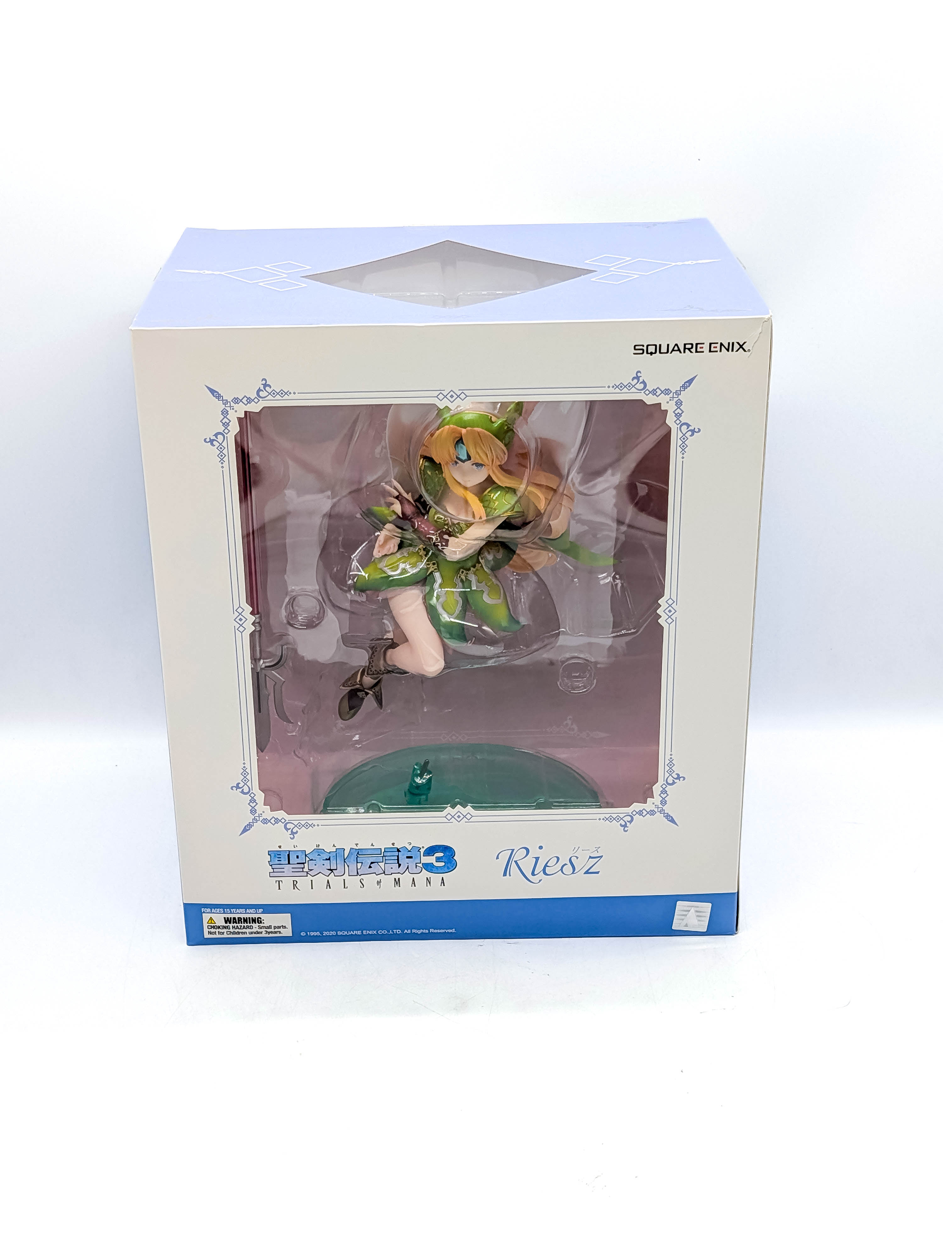 Front view of the Square Enix Riesz figure box