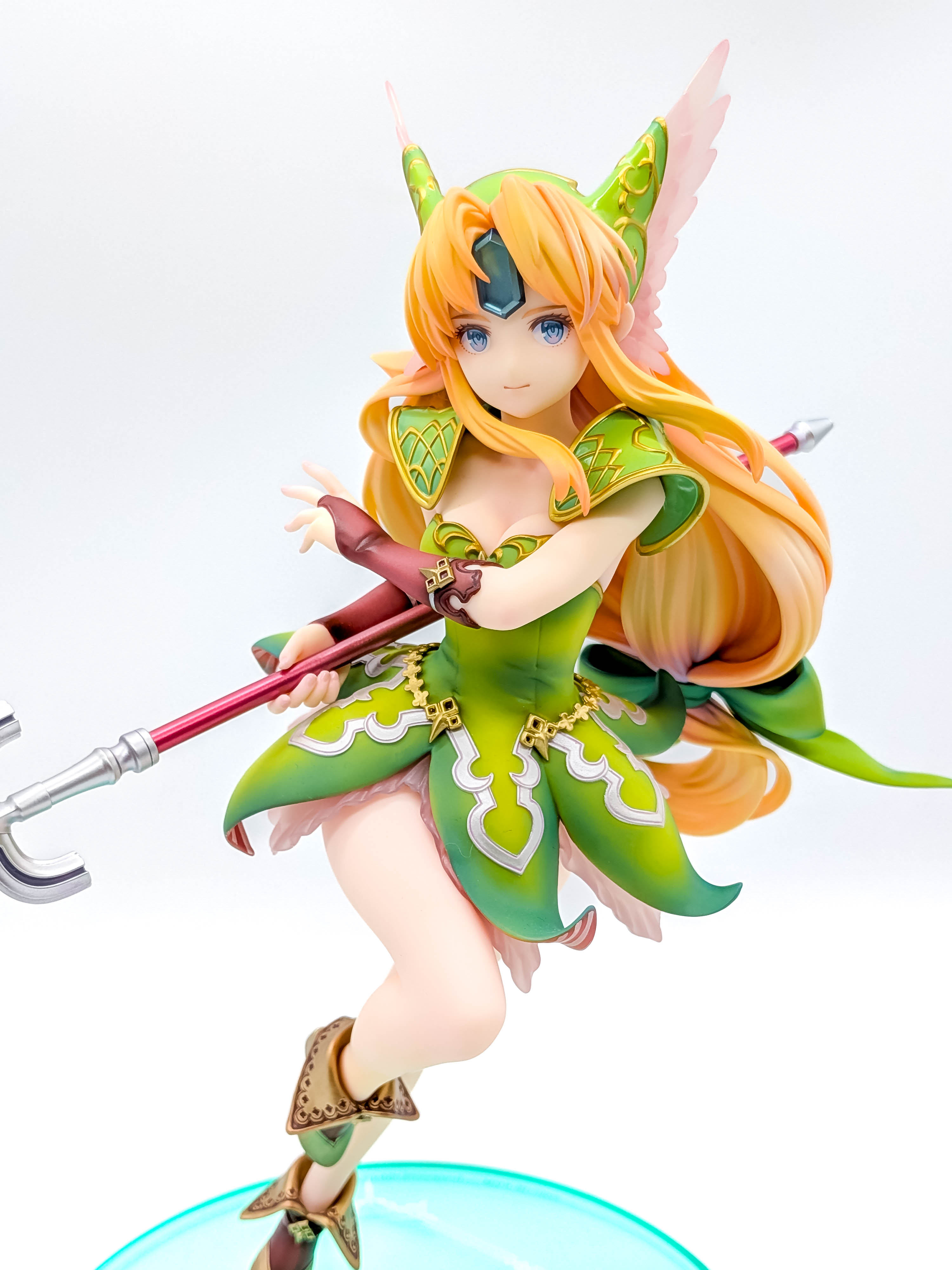 Full front view of the Riesz figure