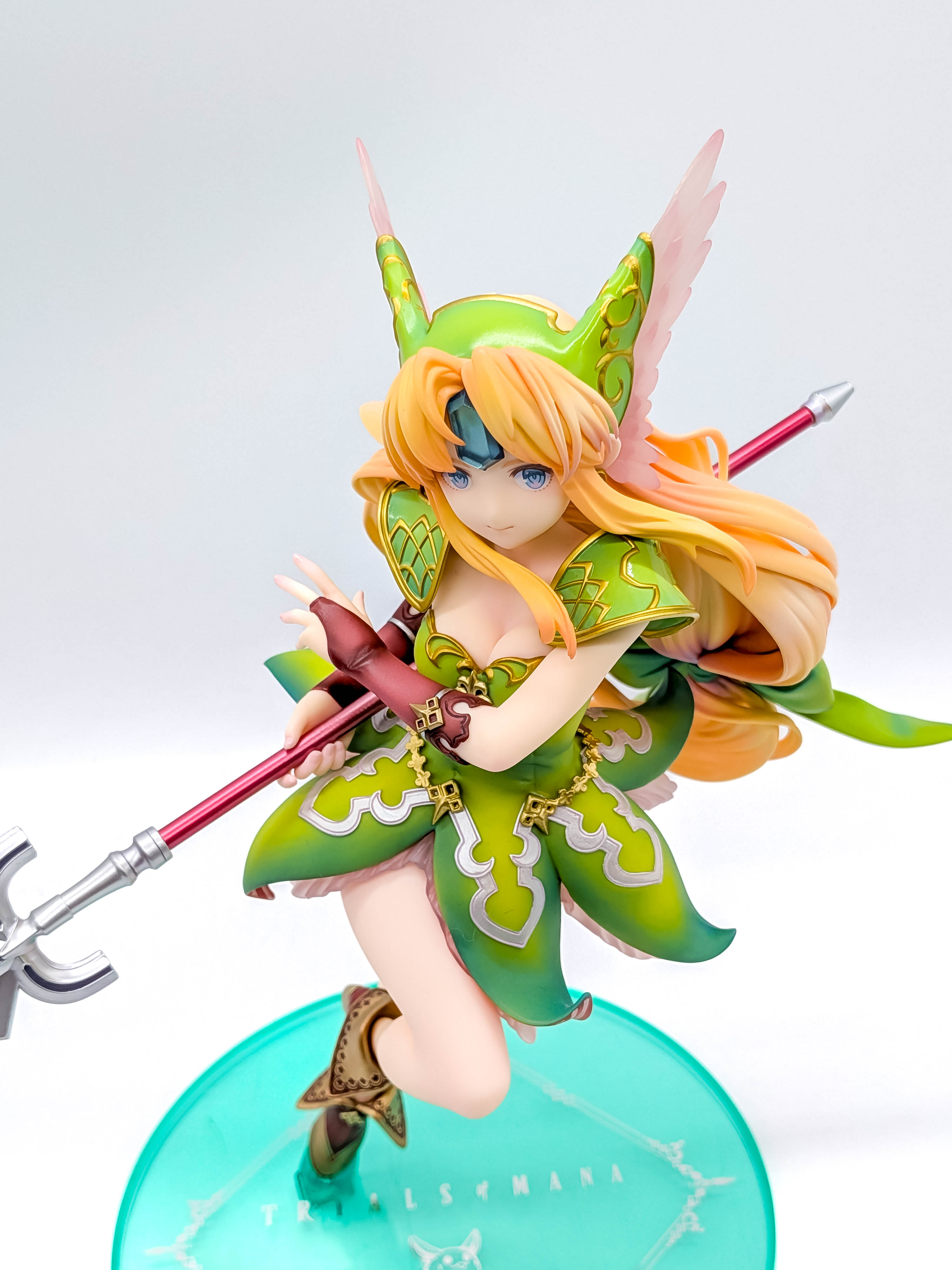 Front angled view of the Riesz figure
