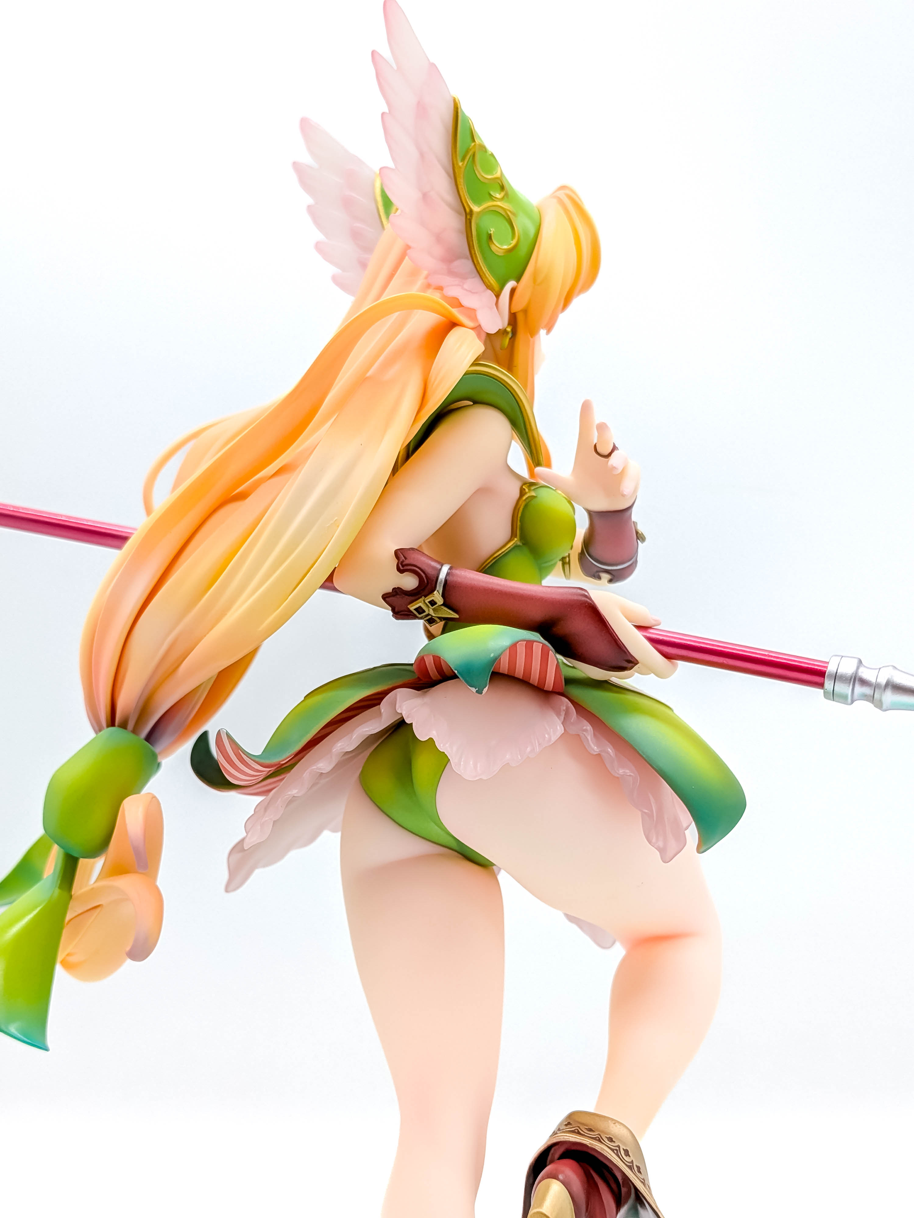 Back close-up of the Riesz figure
