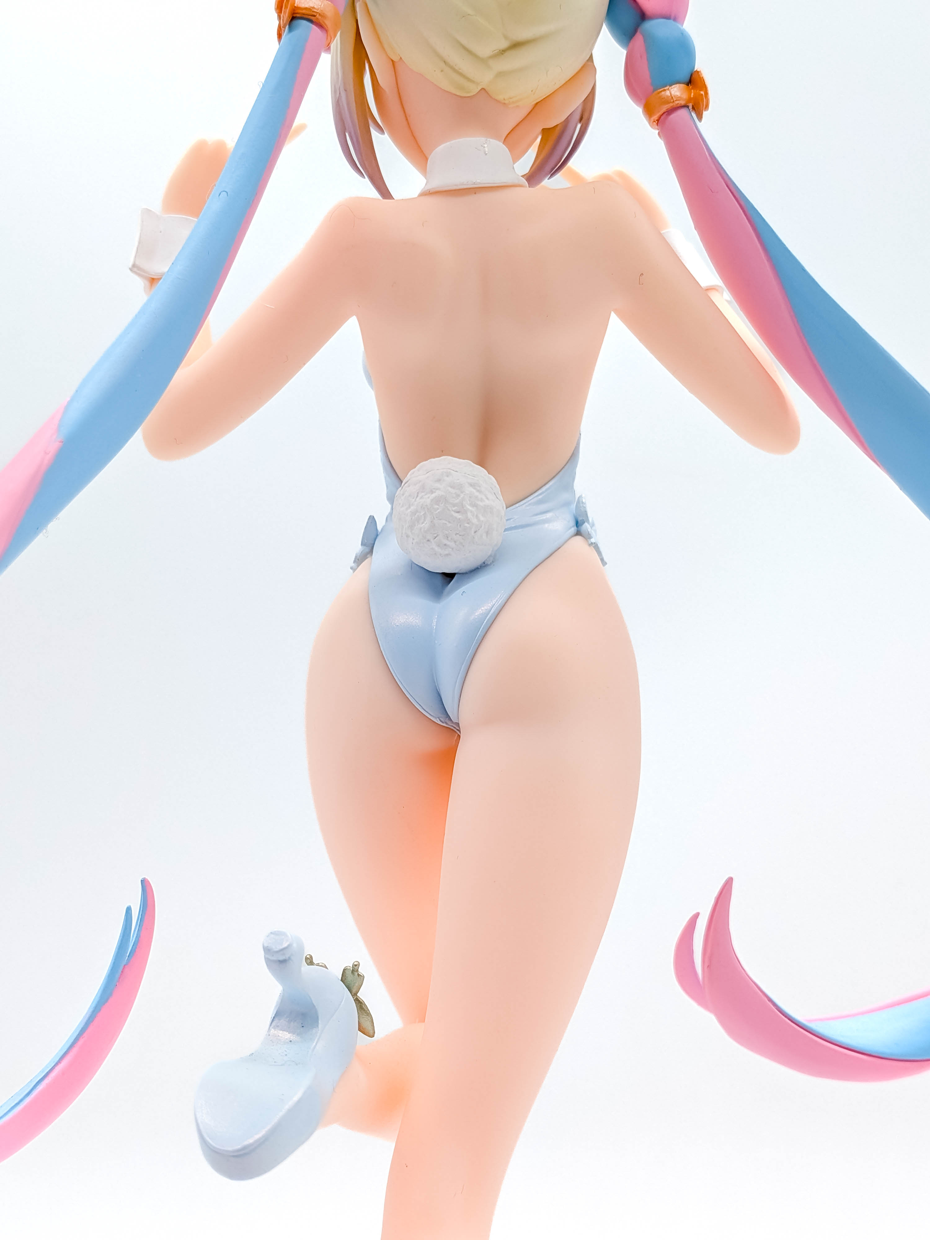 Rear three-quarter view of the Tenshi-chan Bunny Ver. figure