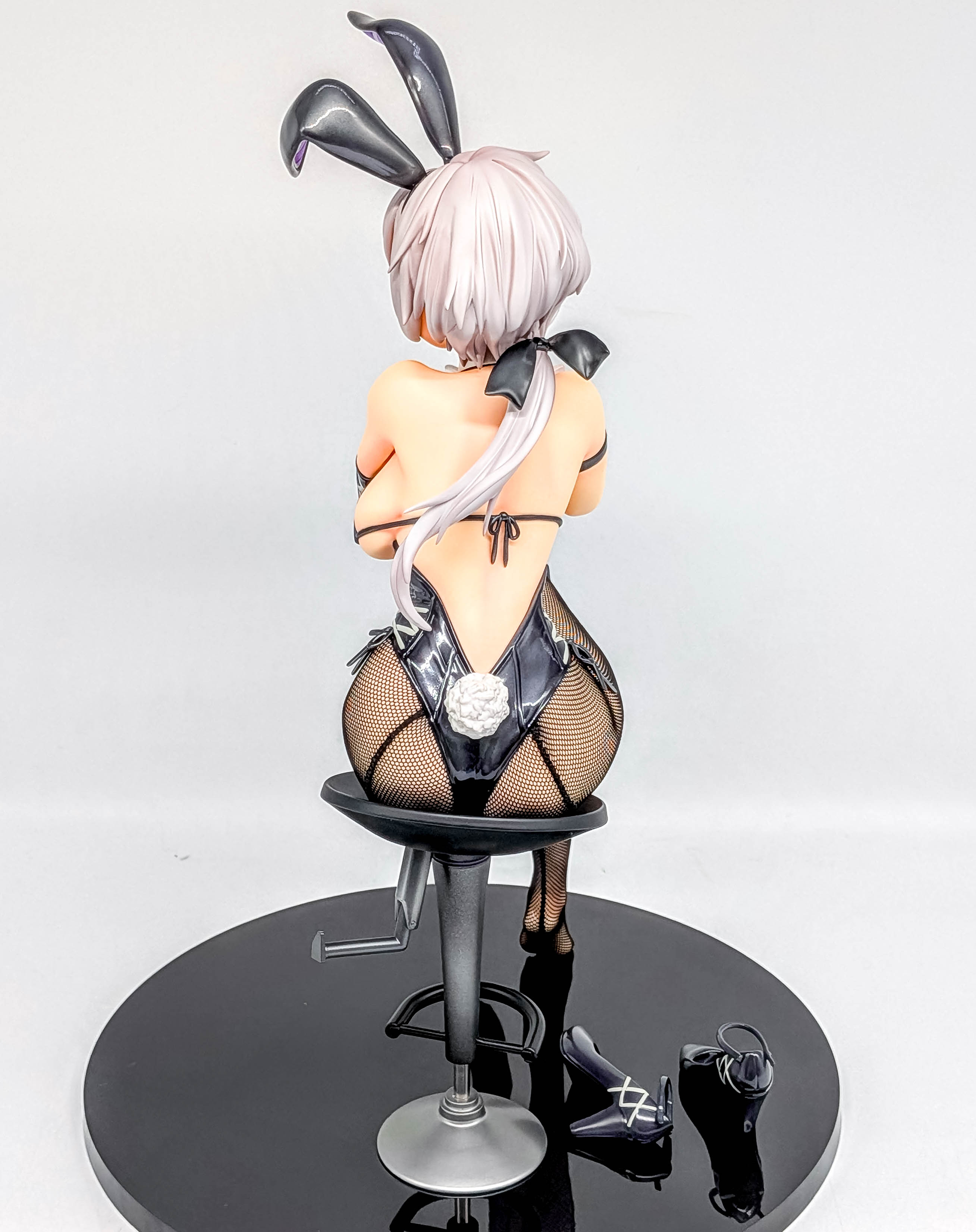 Reno Bunnino rear full-body view