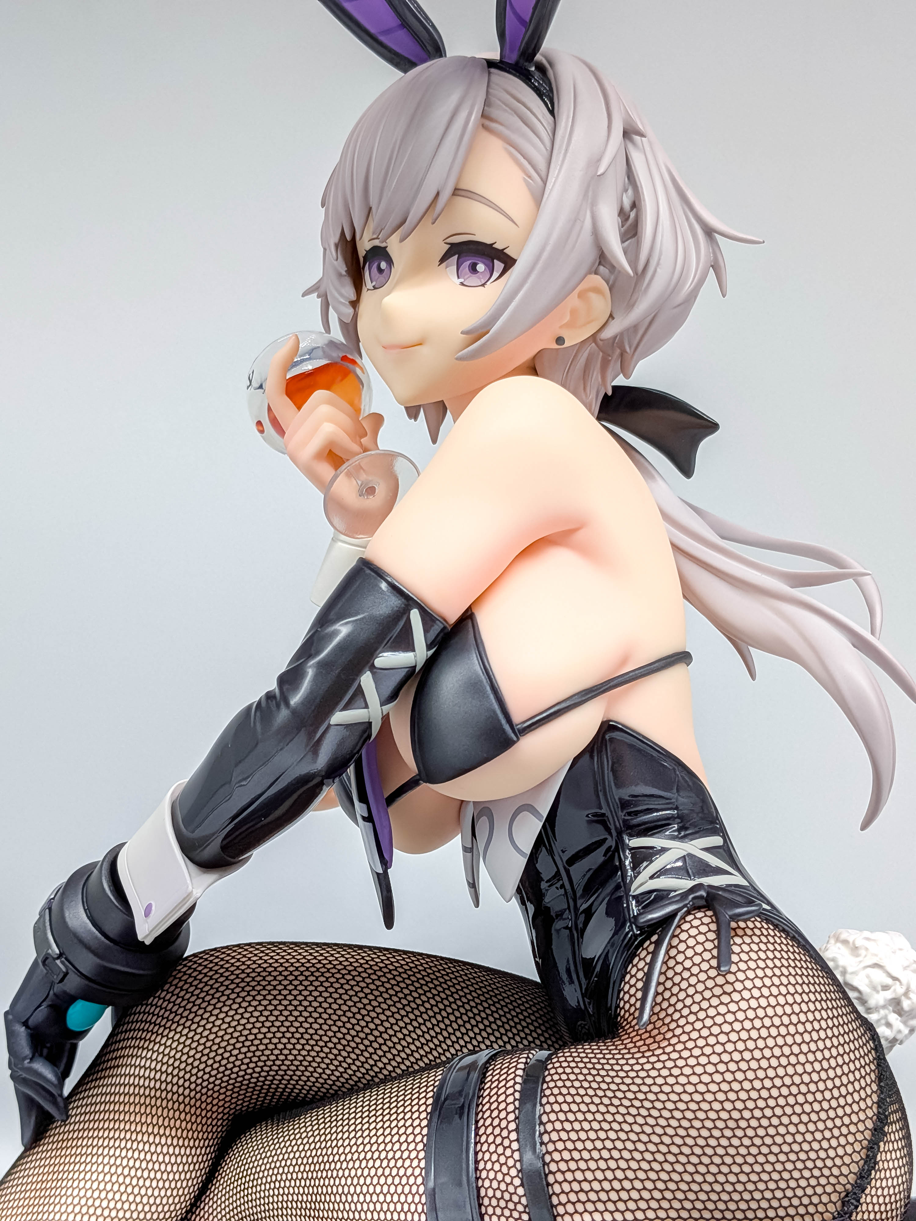 Reno Bunnino side-front body line close-up