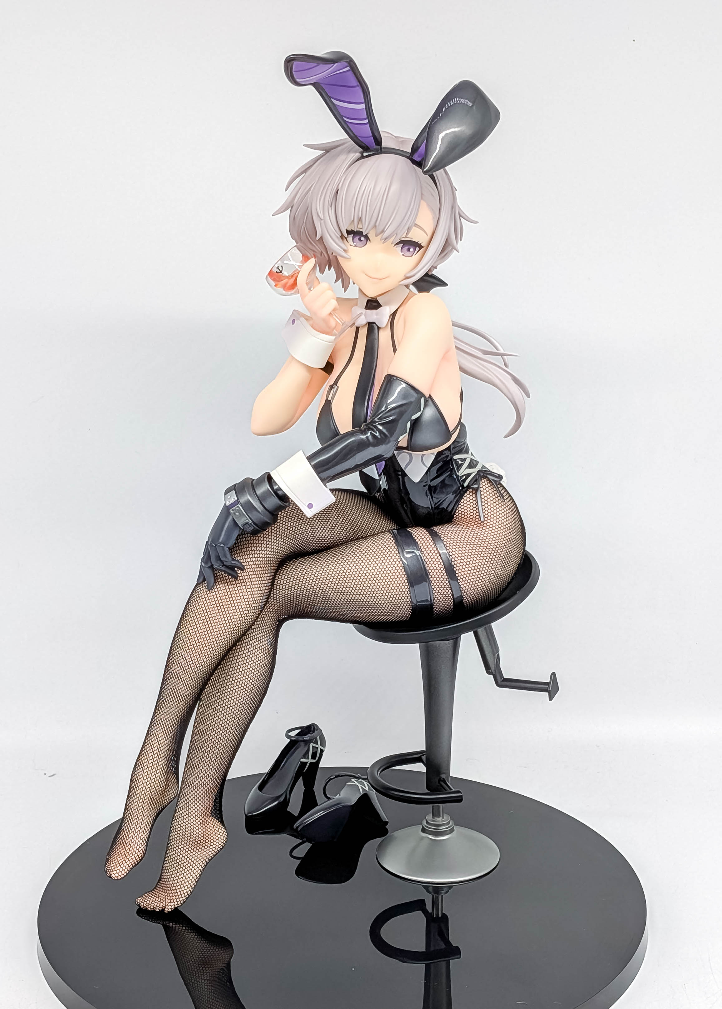 Reno Bunnino full body front view