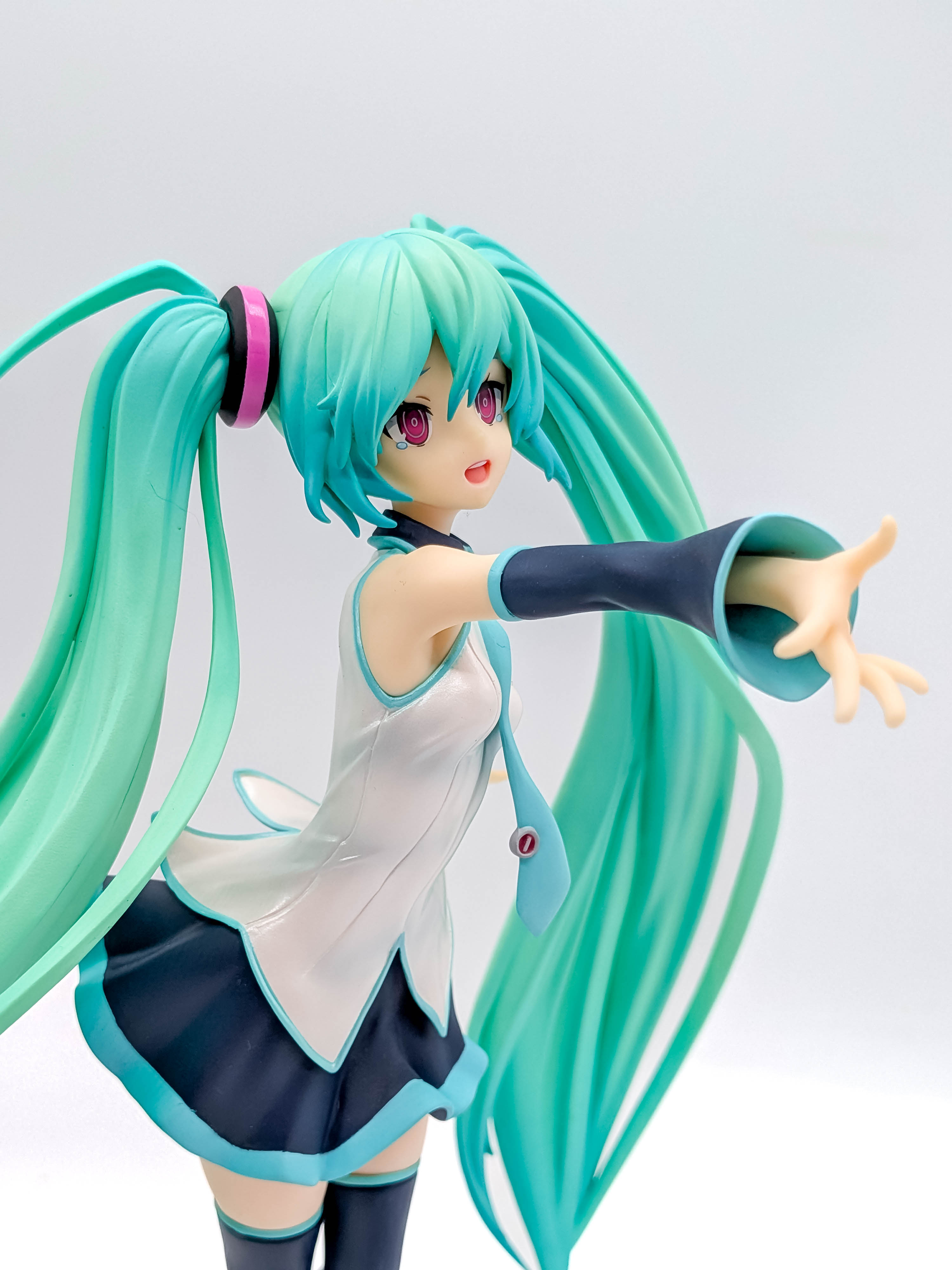 Hatsune Miku Because You're Here Ver. L face close-up side angle