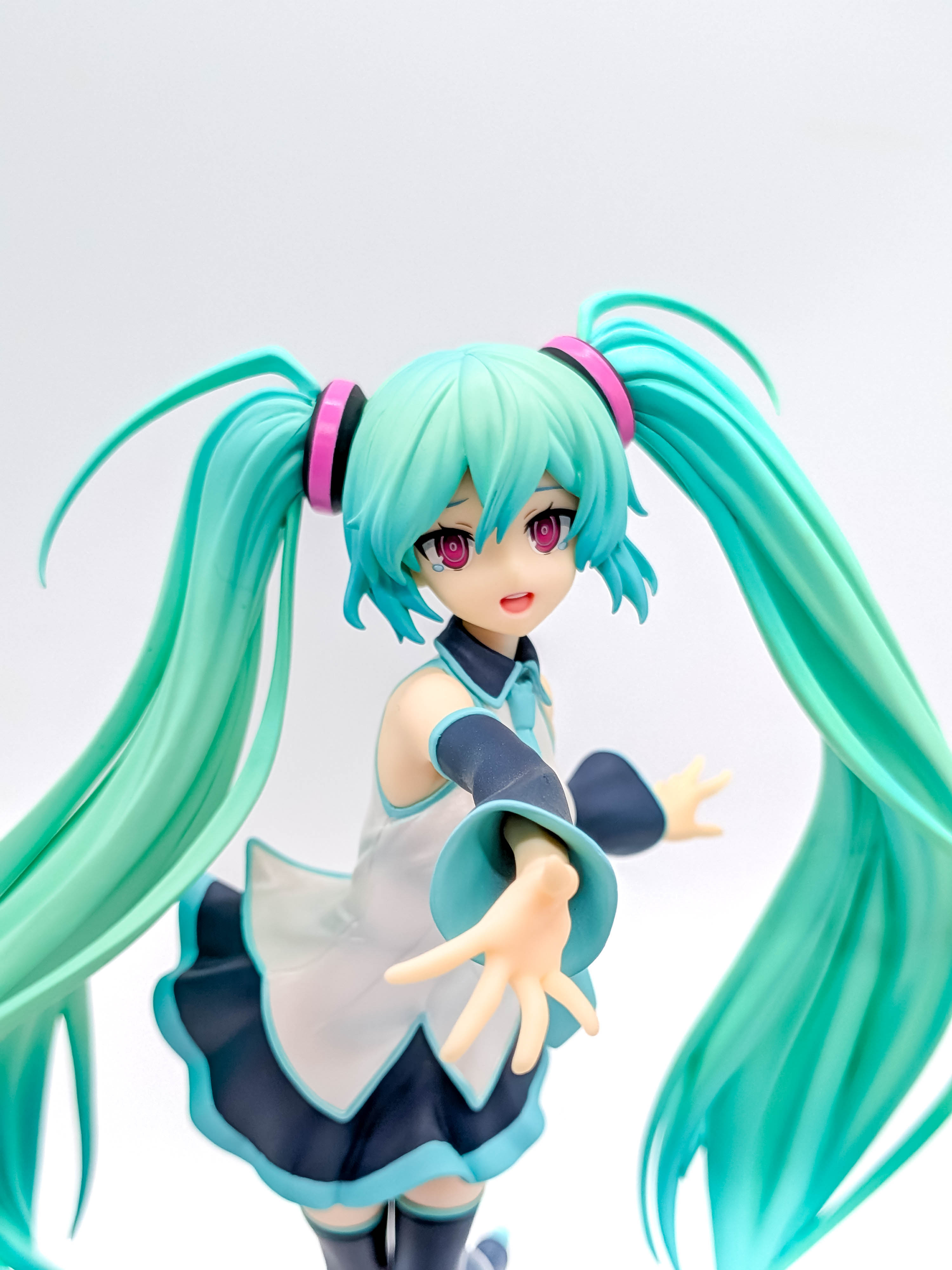Hatsune Miku Because You're Here Ver. L face close-up front angle