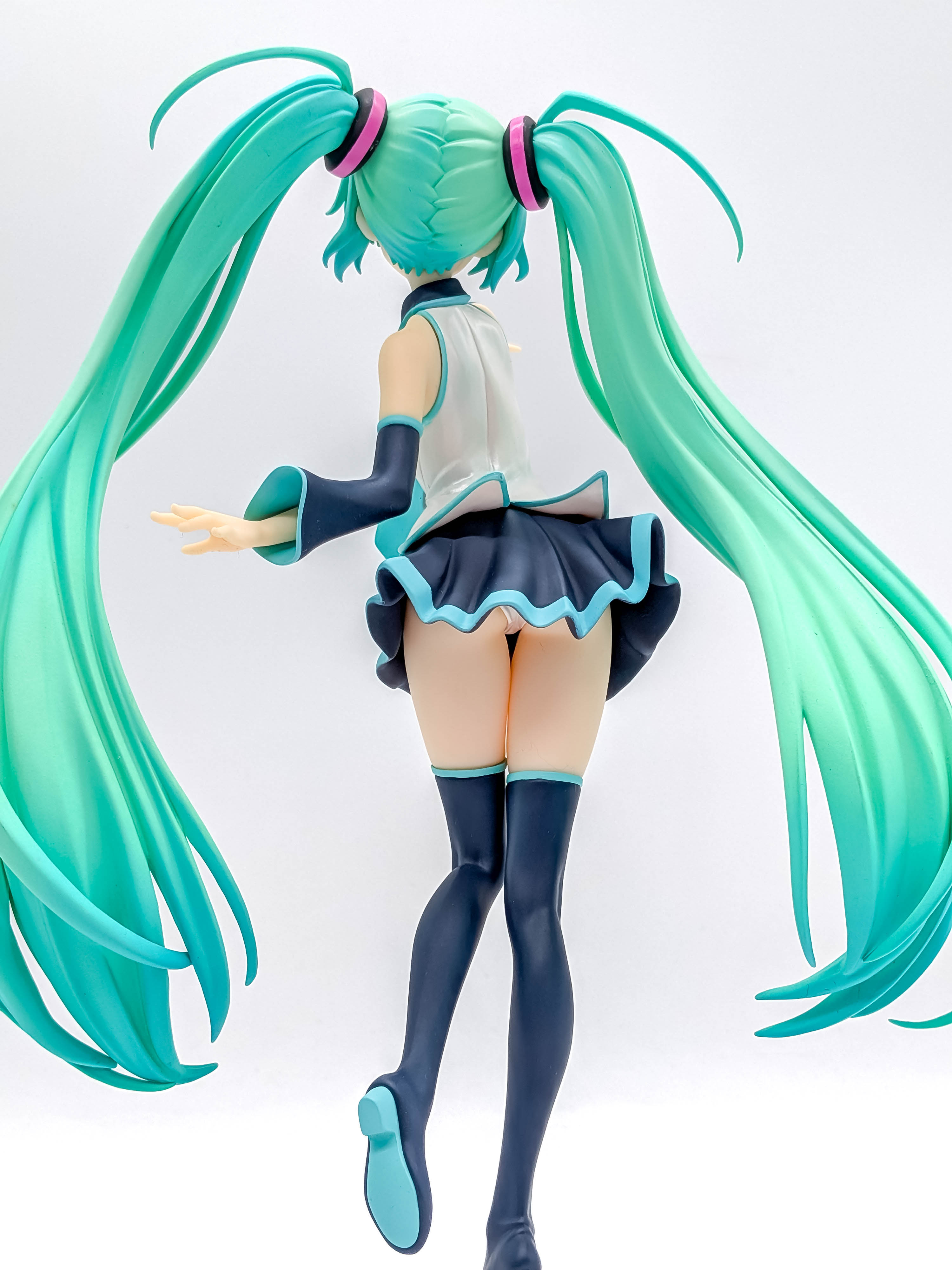 Hatsune Miku Because You're Here Ver. L rear full body alternate