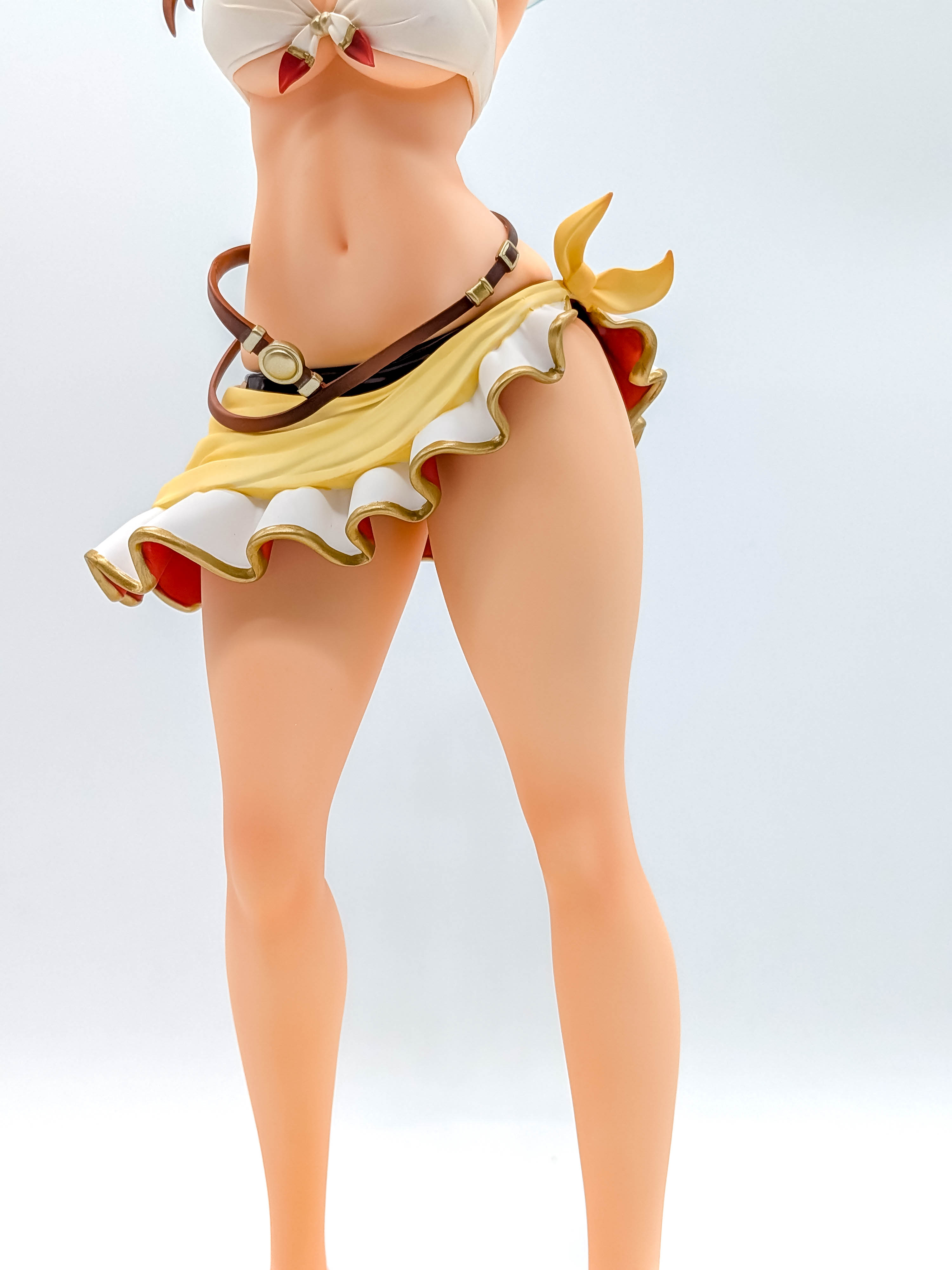Ryza Sun-Kissed Swimsuit Ver waist hips and thighs close-up