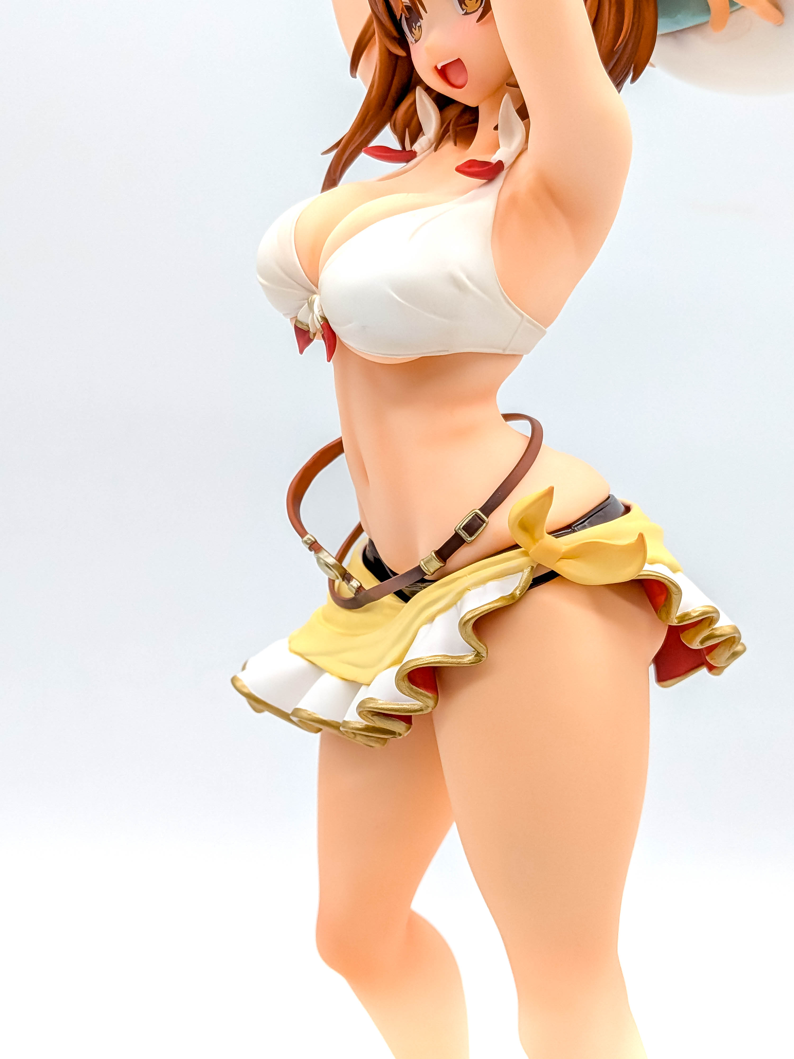 Ryza Sun-Kissed Swimsuit Ver torso and hip close-up