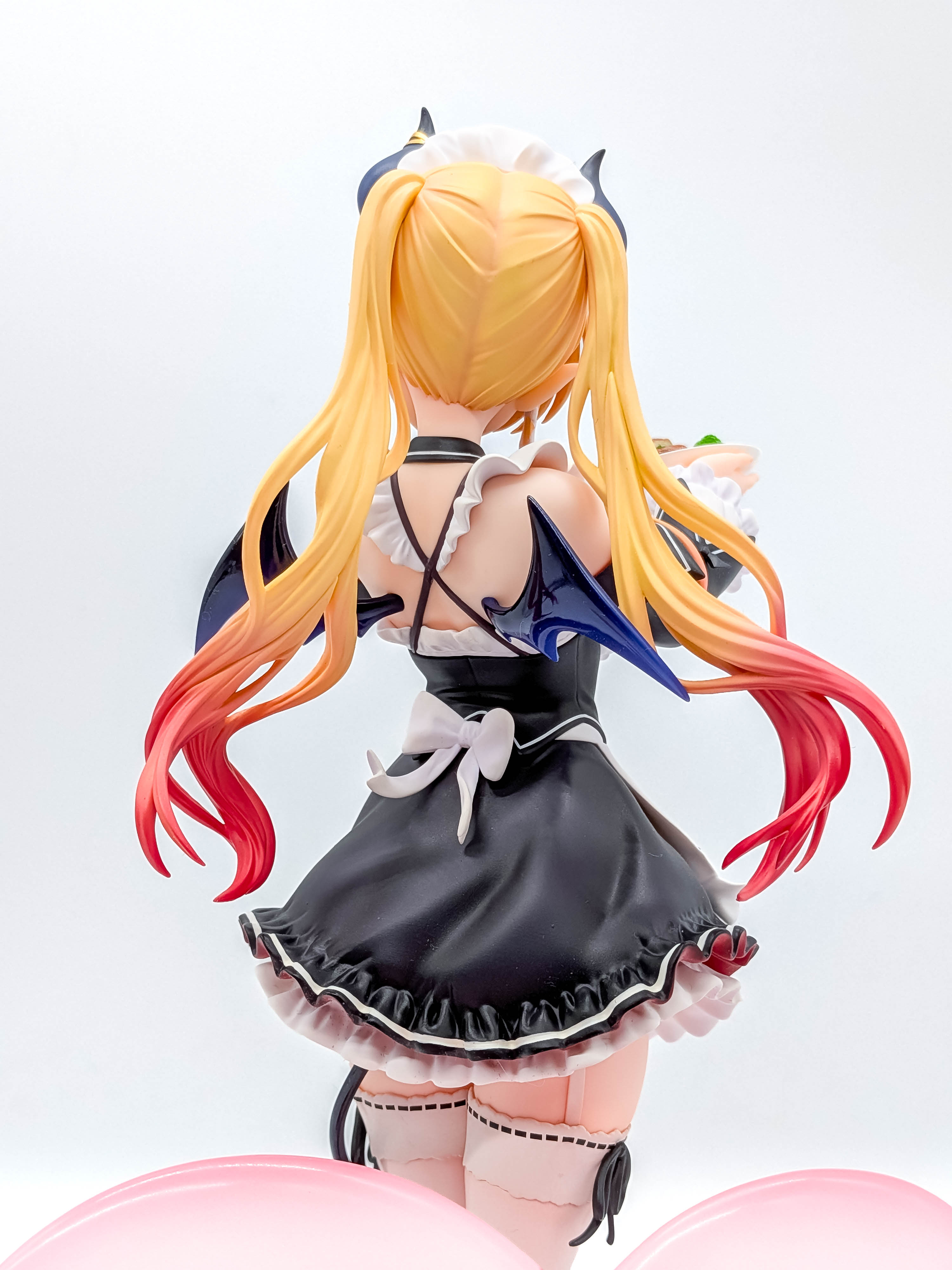 Yuzuki Choco figure rear upper-body and dress close-up
