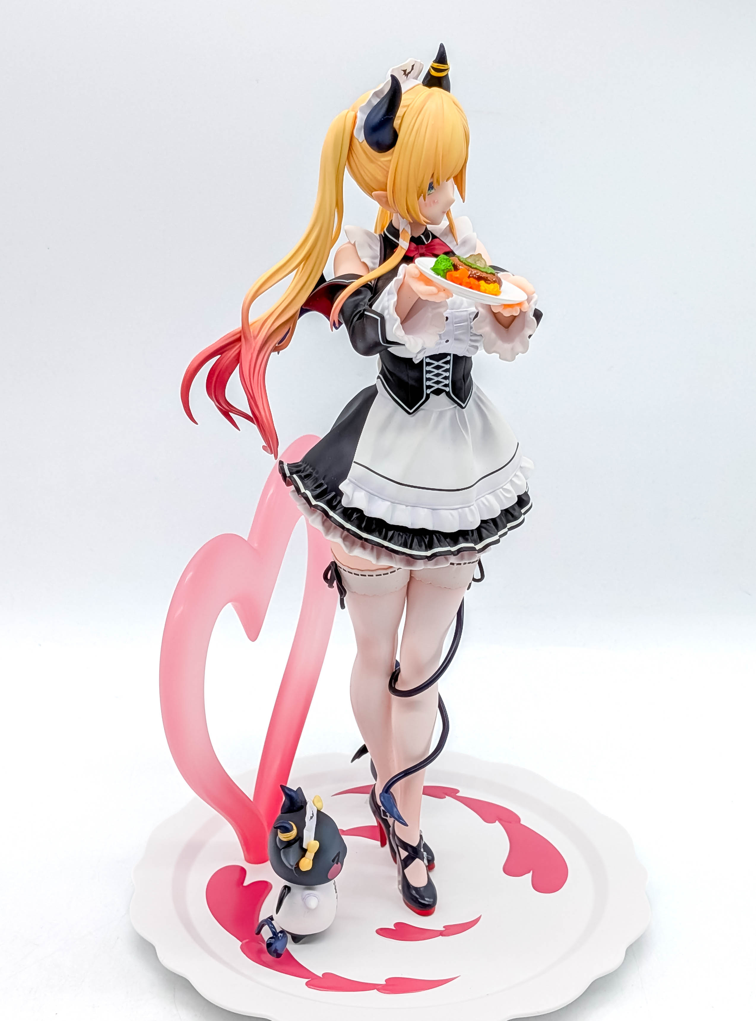 Yuzuki Choco Maid Outfit Ver. figure right-side full view