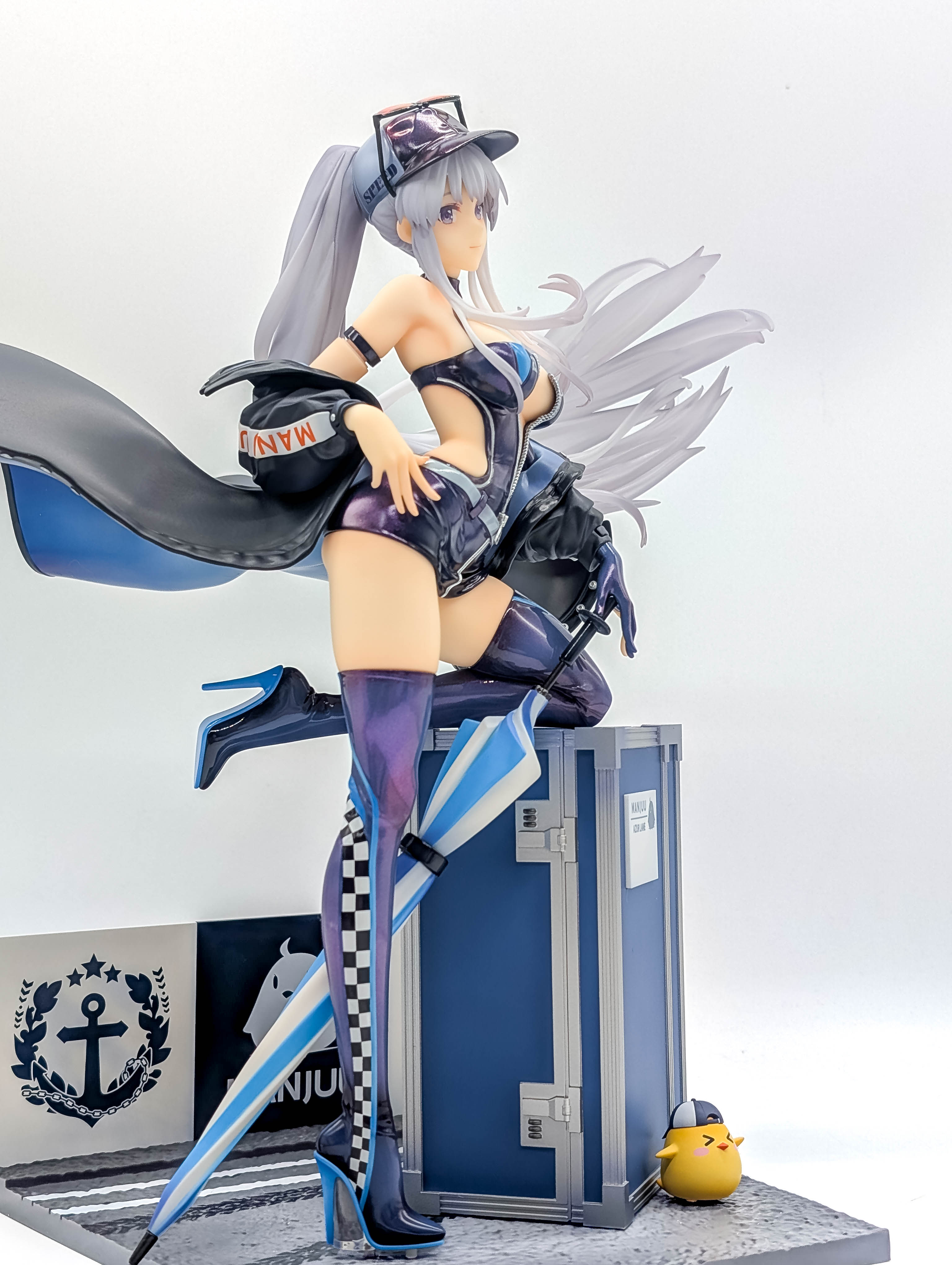 Enterprise Wind Catcher Ver full side view with umbrella and equipment case