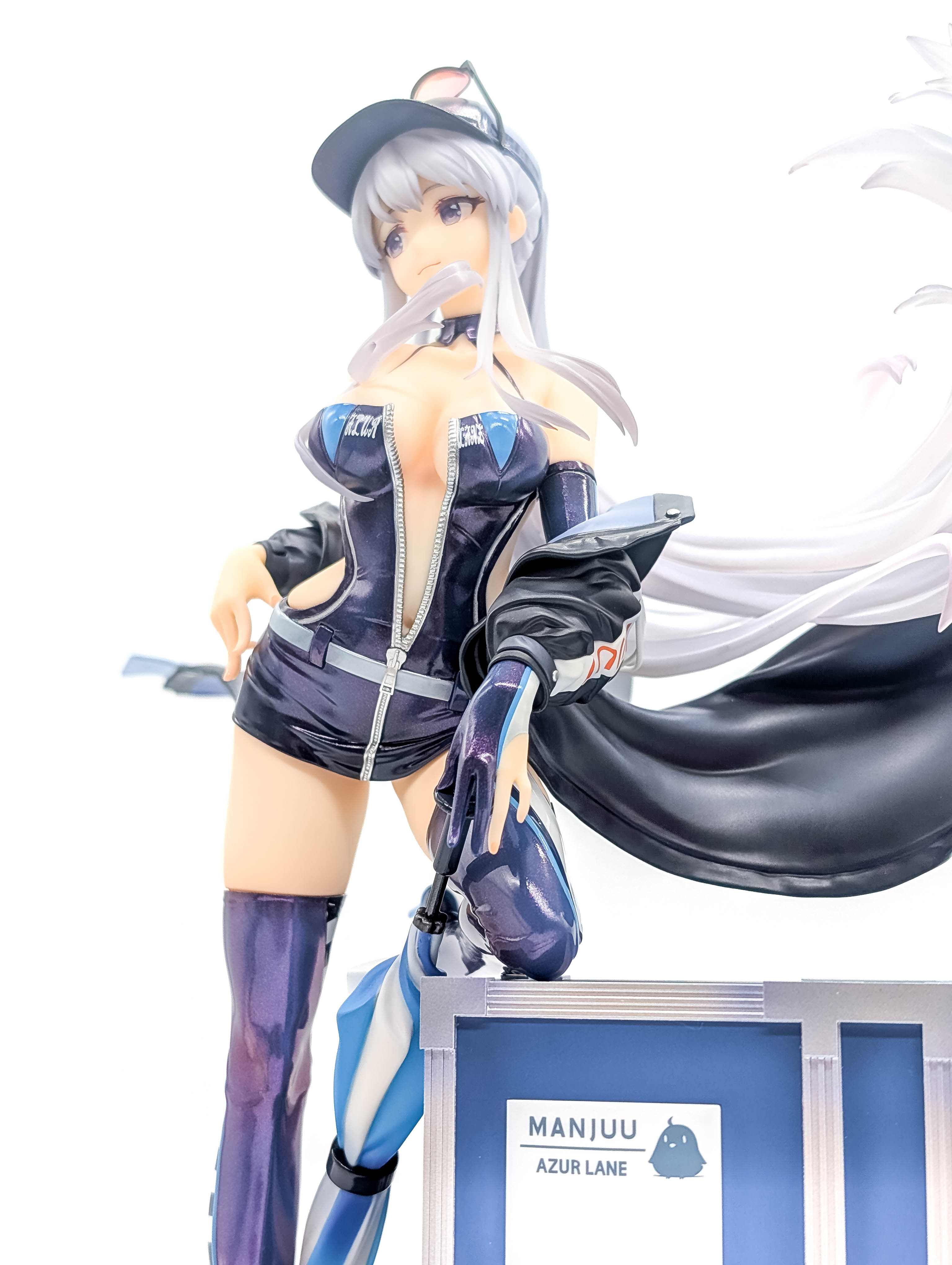 Enterprise Wind Catcher Ver opposite-side view and equipment case detail