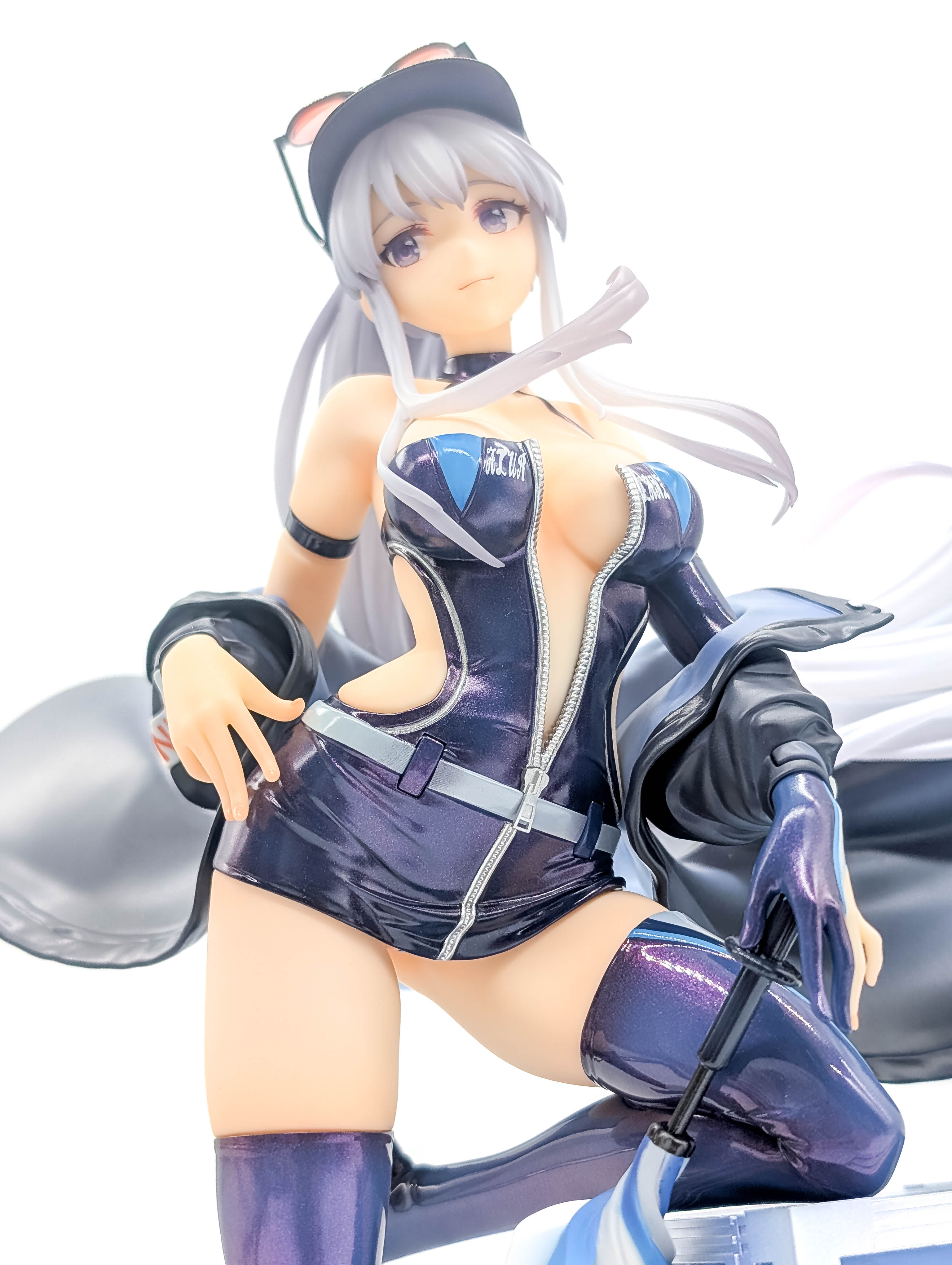 Enterprise Wind Catcher Ver low-angle upper-body and full bust view