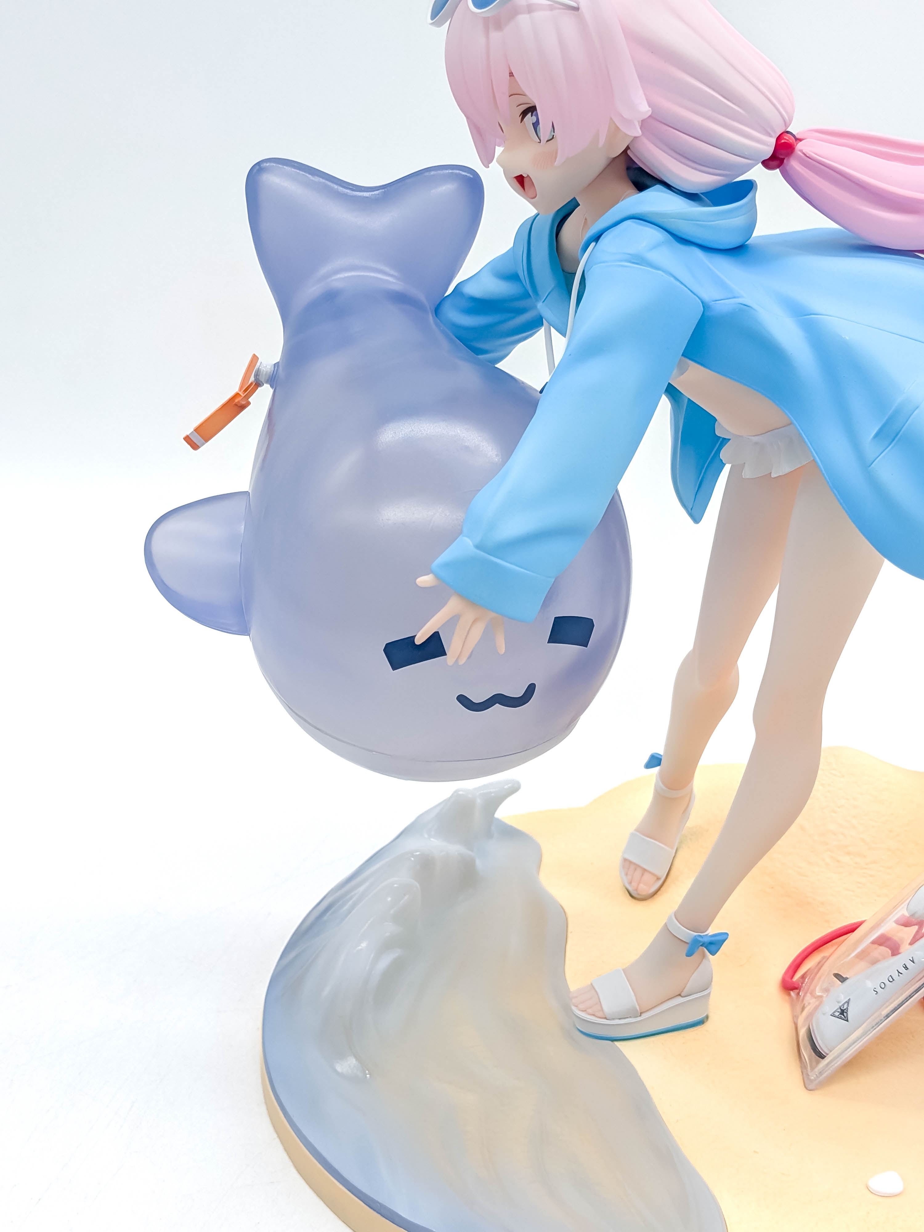 Hoshino Swimsuit float and front lower-body close-up
