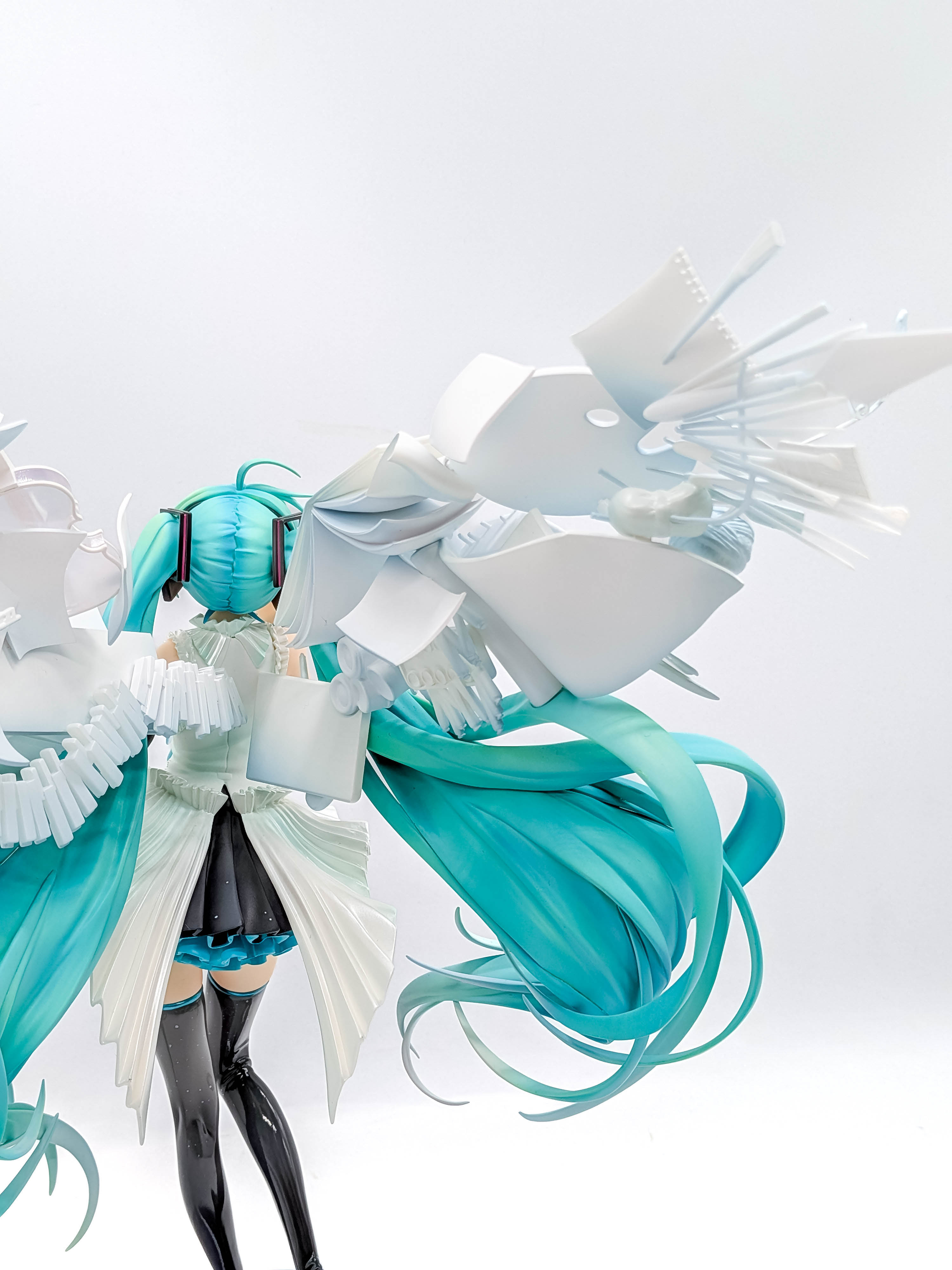 Hatsune Miku Happy 16th Birthday Ver Wing of Sound detail