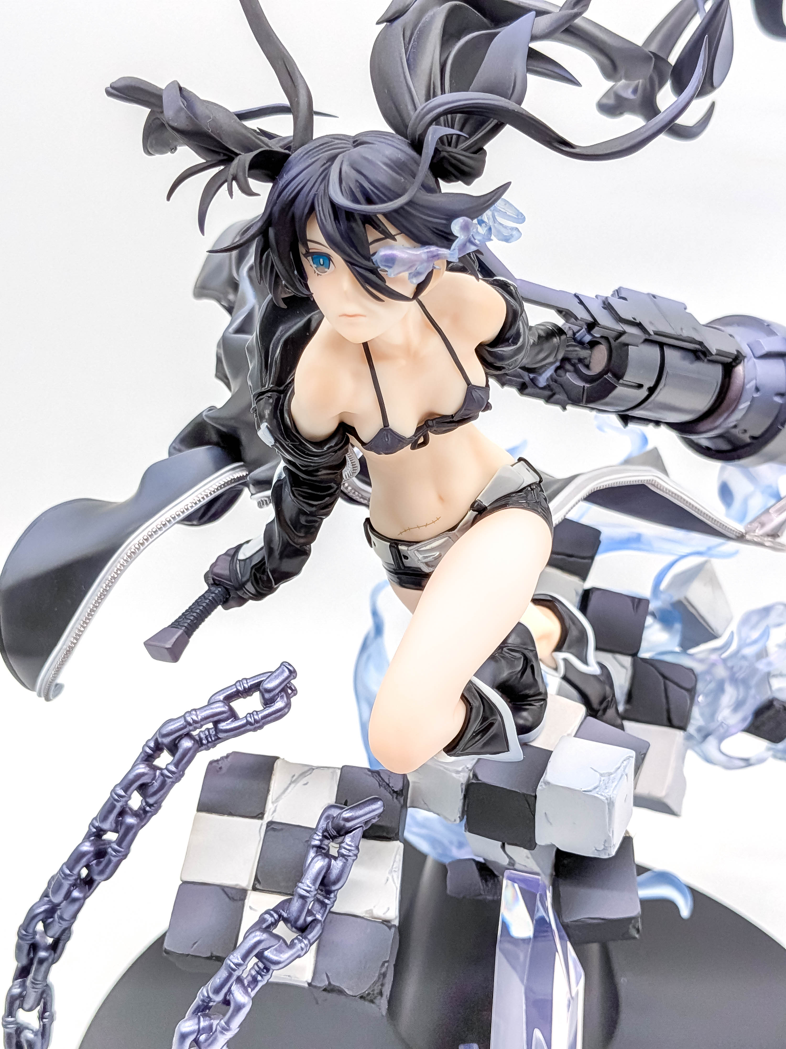 Black Rock Shooter HxxG Edition hair and upper body angle