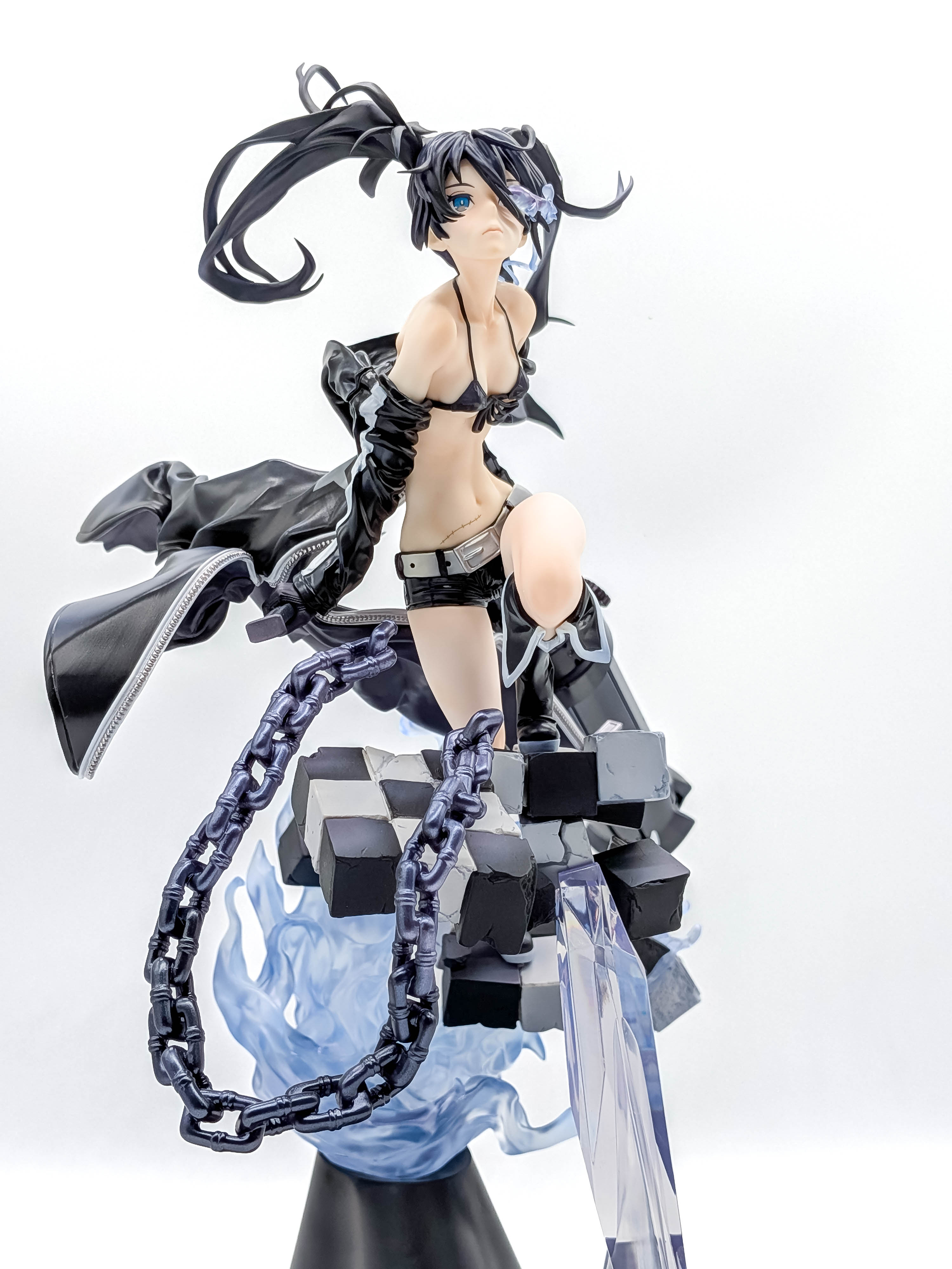 Black Rock Shooter HxxG Edition left side full-body angle