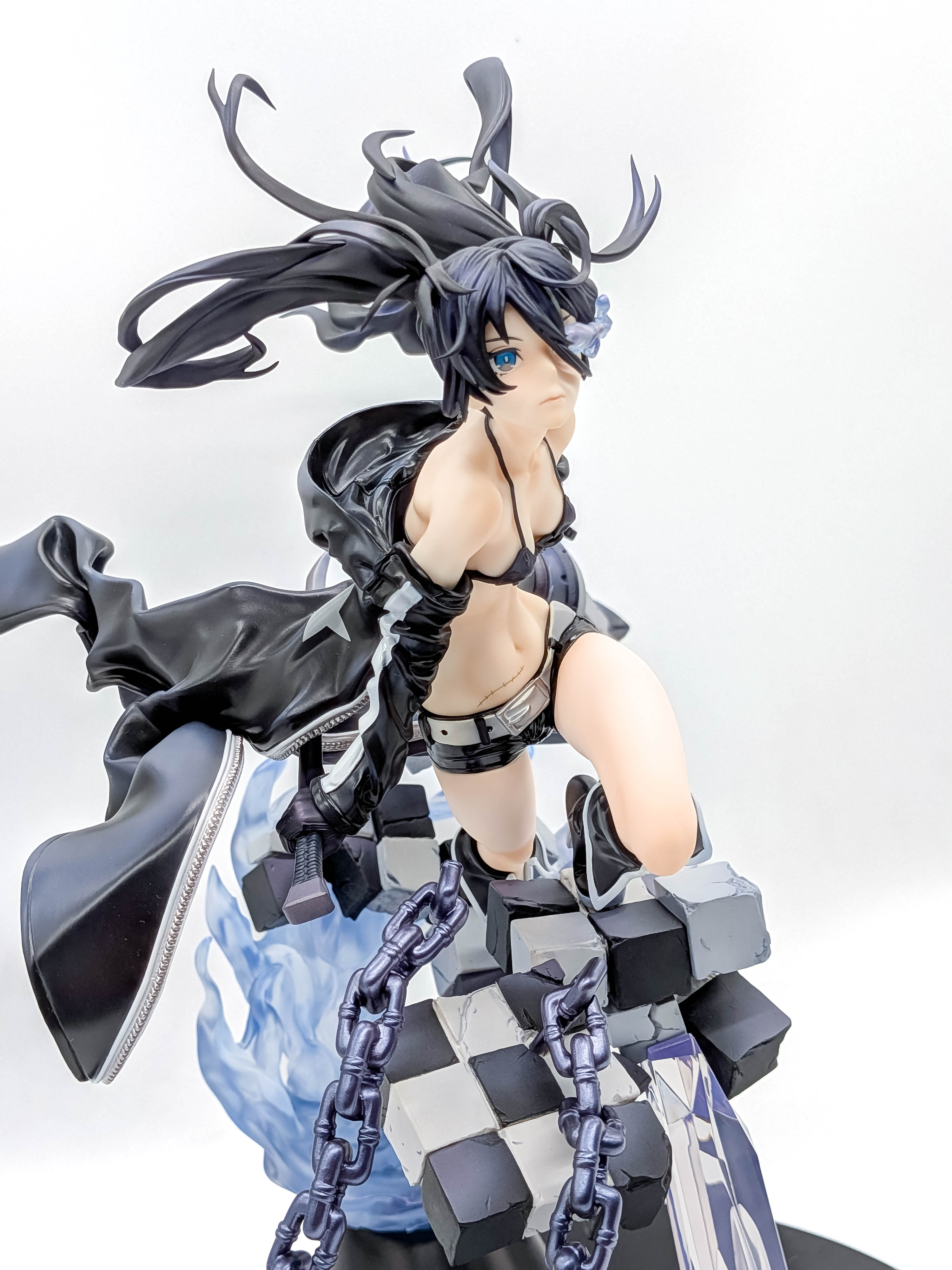Black Rock Shooter HxxG Edition front-left close angle
