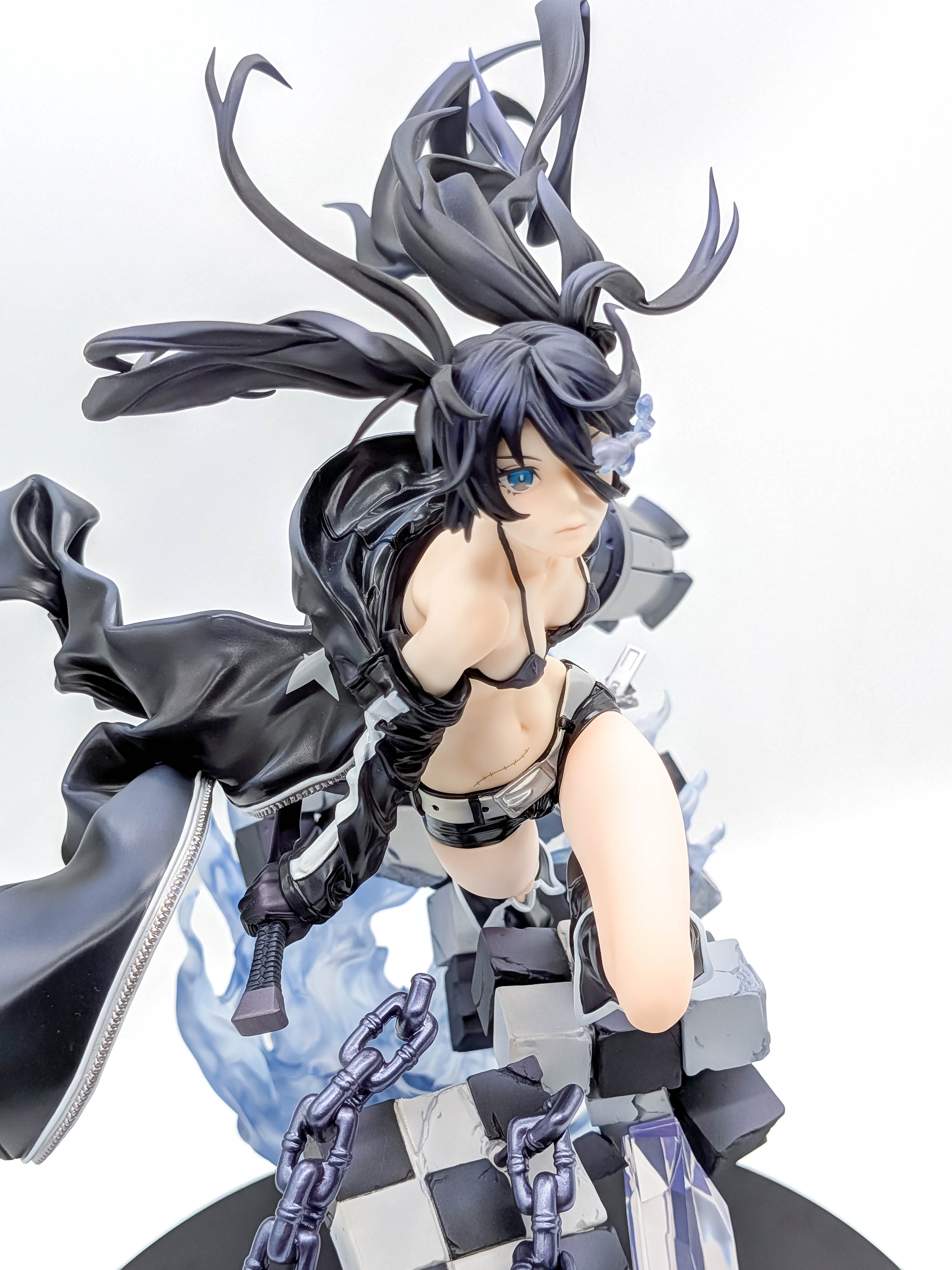 Black Rock Shooter HxxG Edition top-front close-up