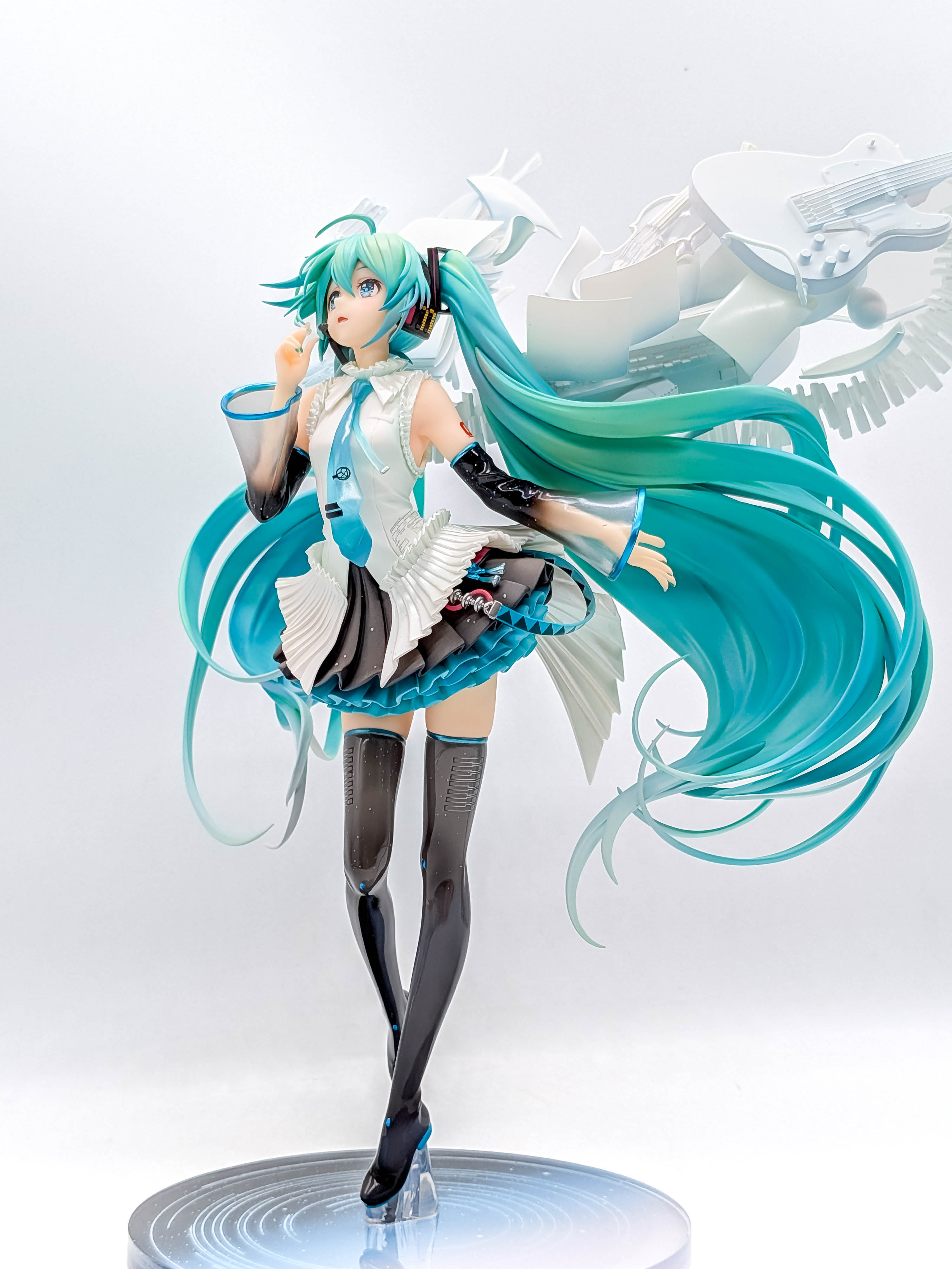 Hatsune Miku Happy 16th Birthday Ver alternate full front view