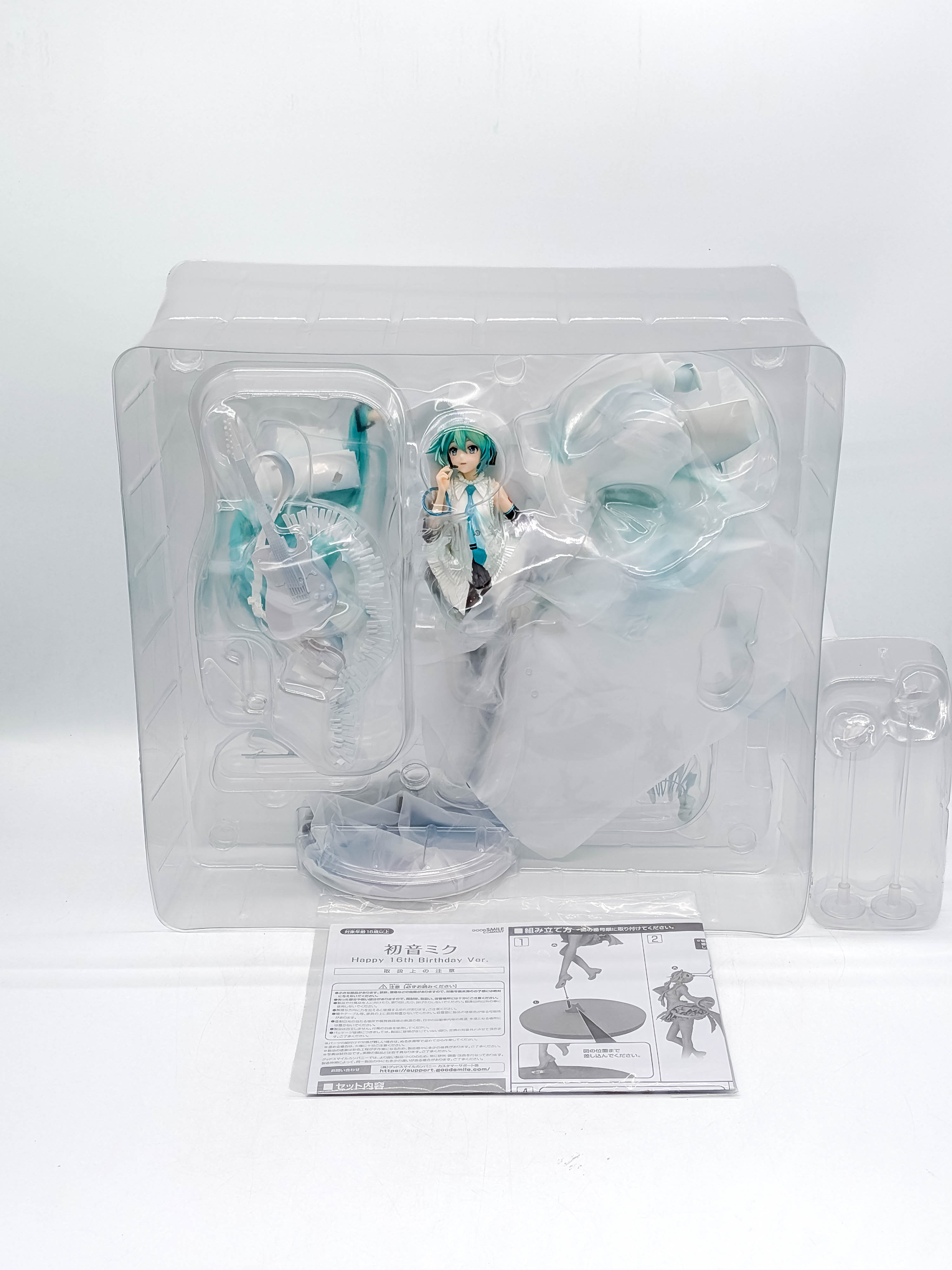 Hatsune Miku Happy 16th Birthday Ver blister parts and instructions