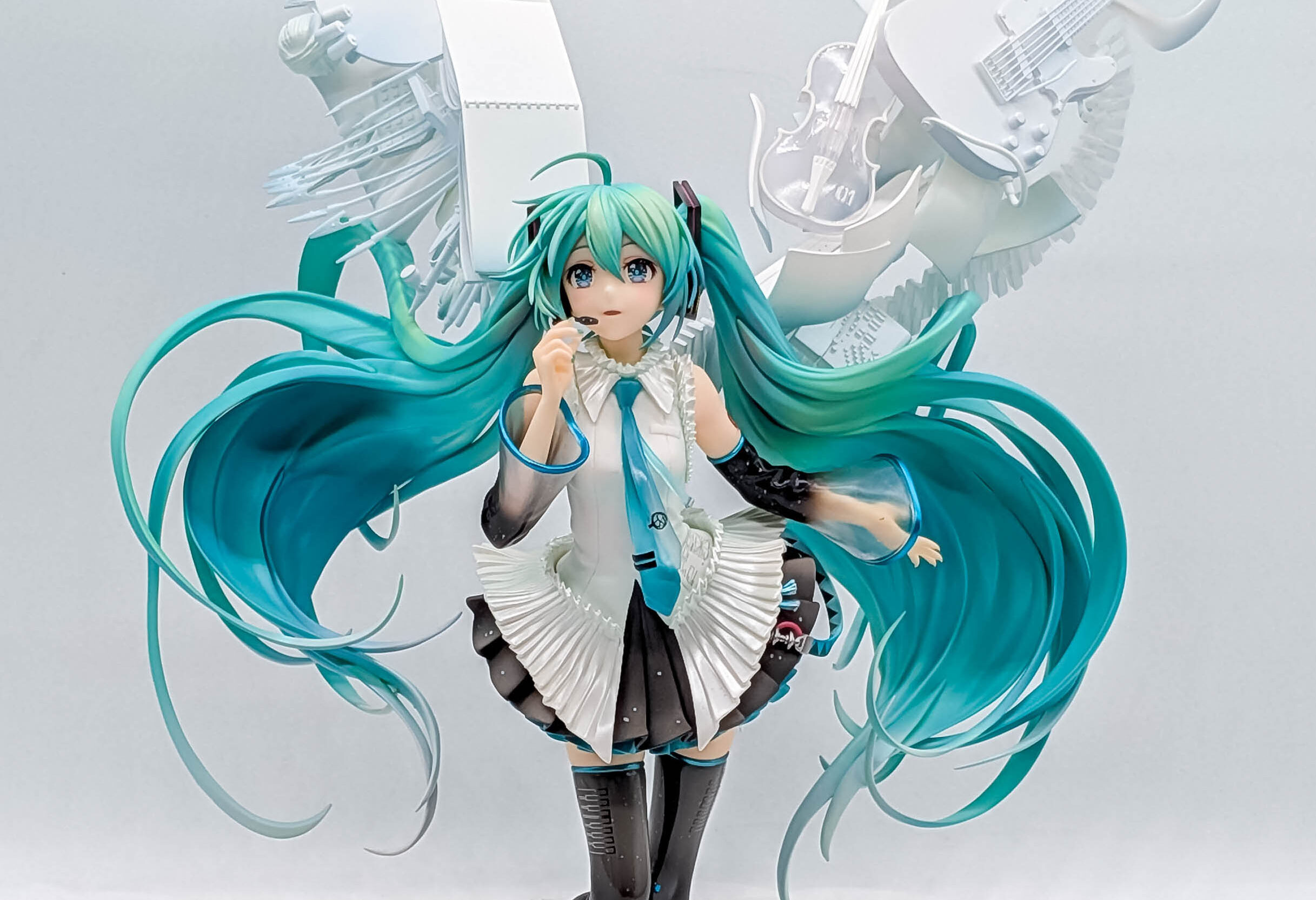Hatsune Miku: Happy 16th Birthday Ver. Figure Review