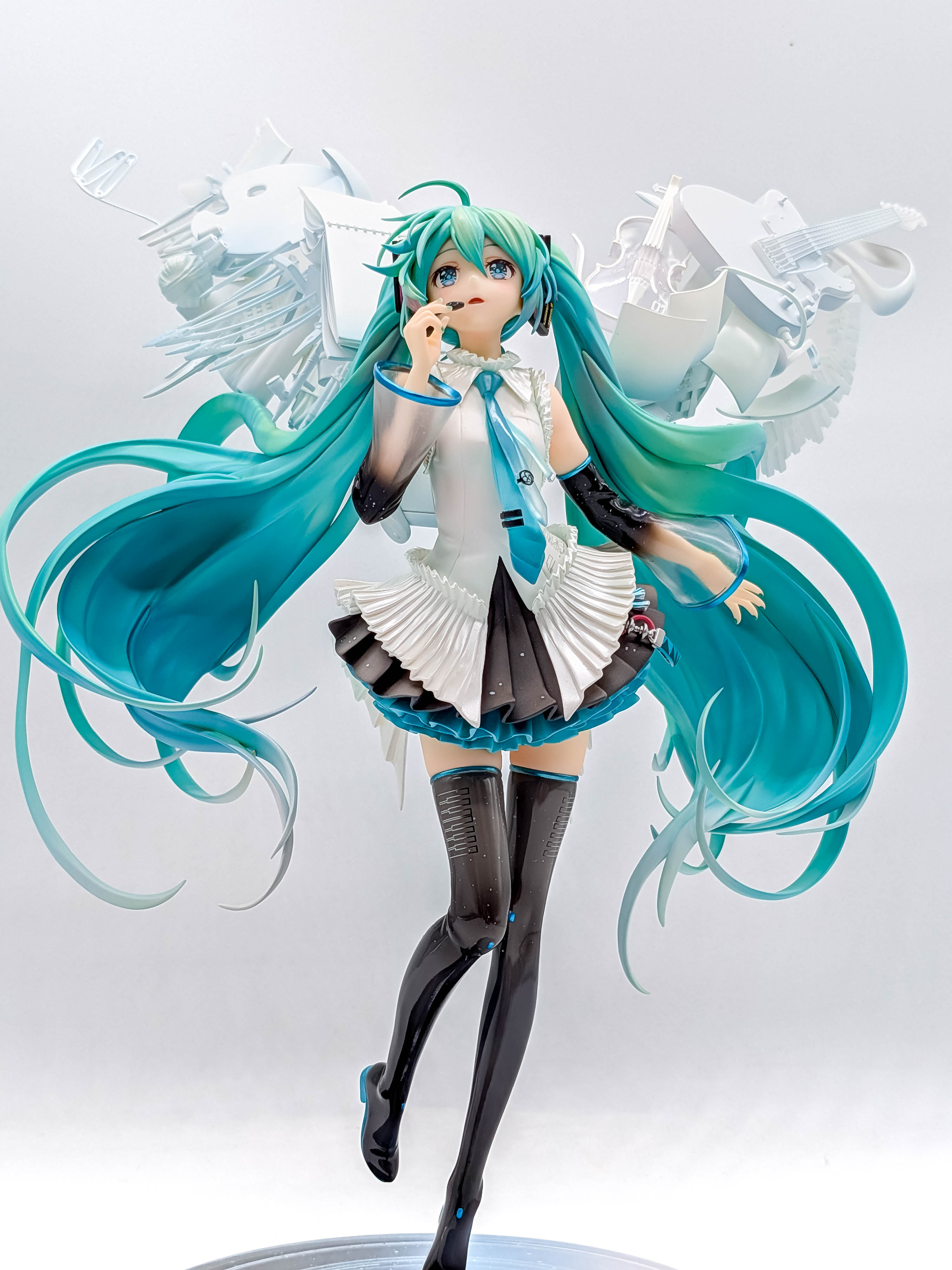 Hatsune Miku Happy 16th Birthday Ver low front full view