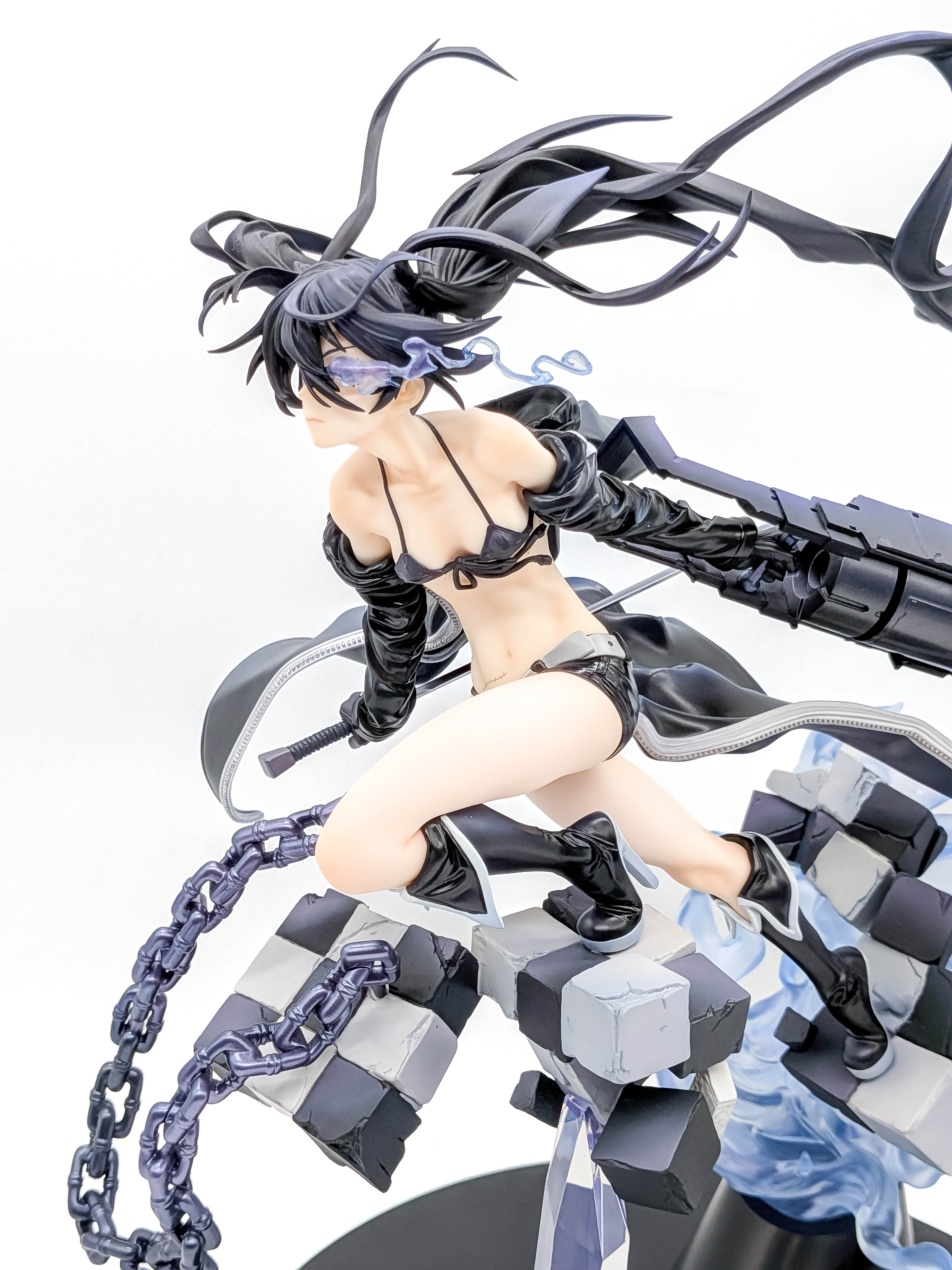 Black Rock Shooter HxxG Edition torso and running pose close-up