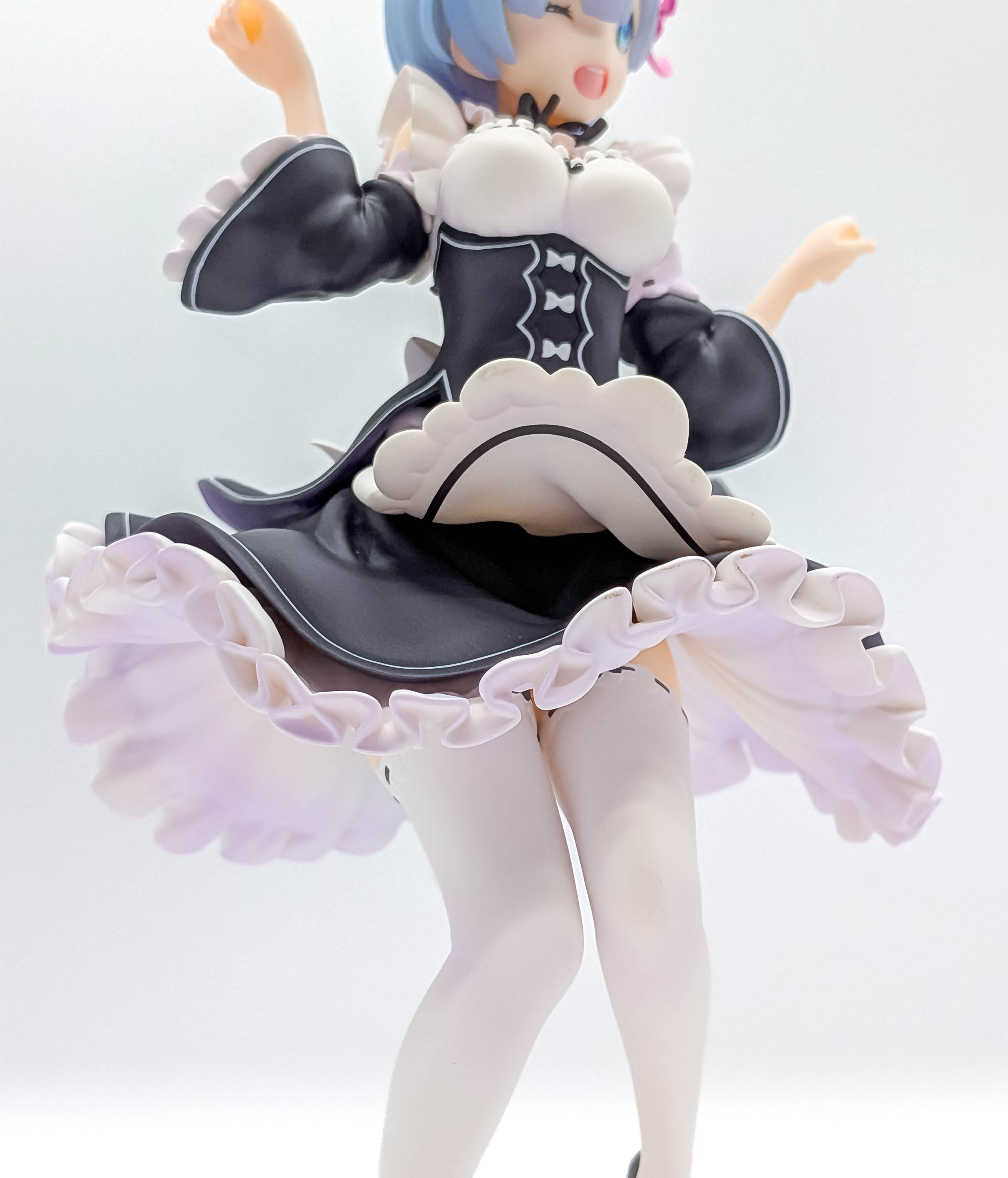 Rem Nekomimi Ver low front skirt and stocking view