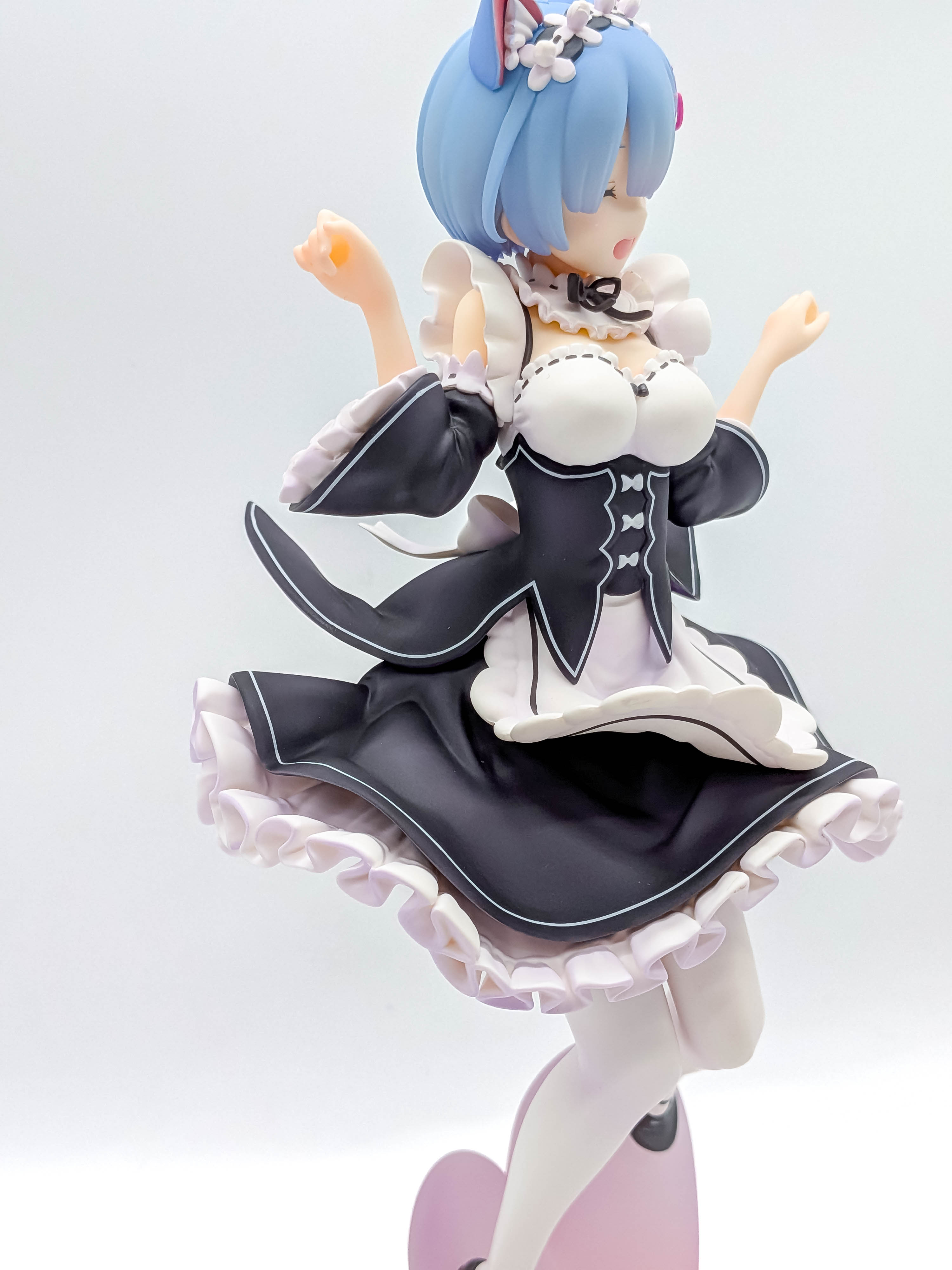 Rem Nekomimi Ver right three-quarter costume view
