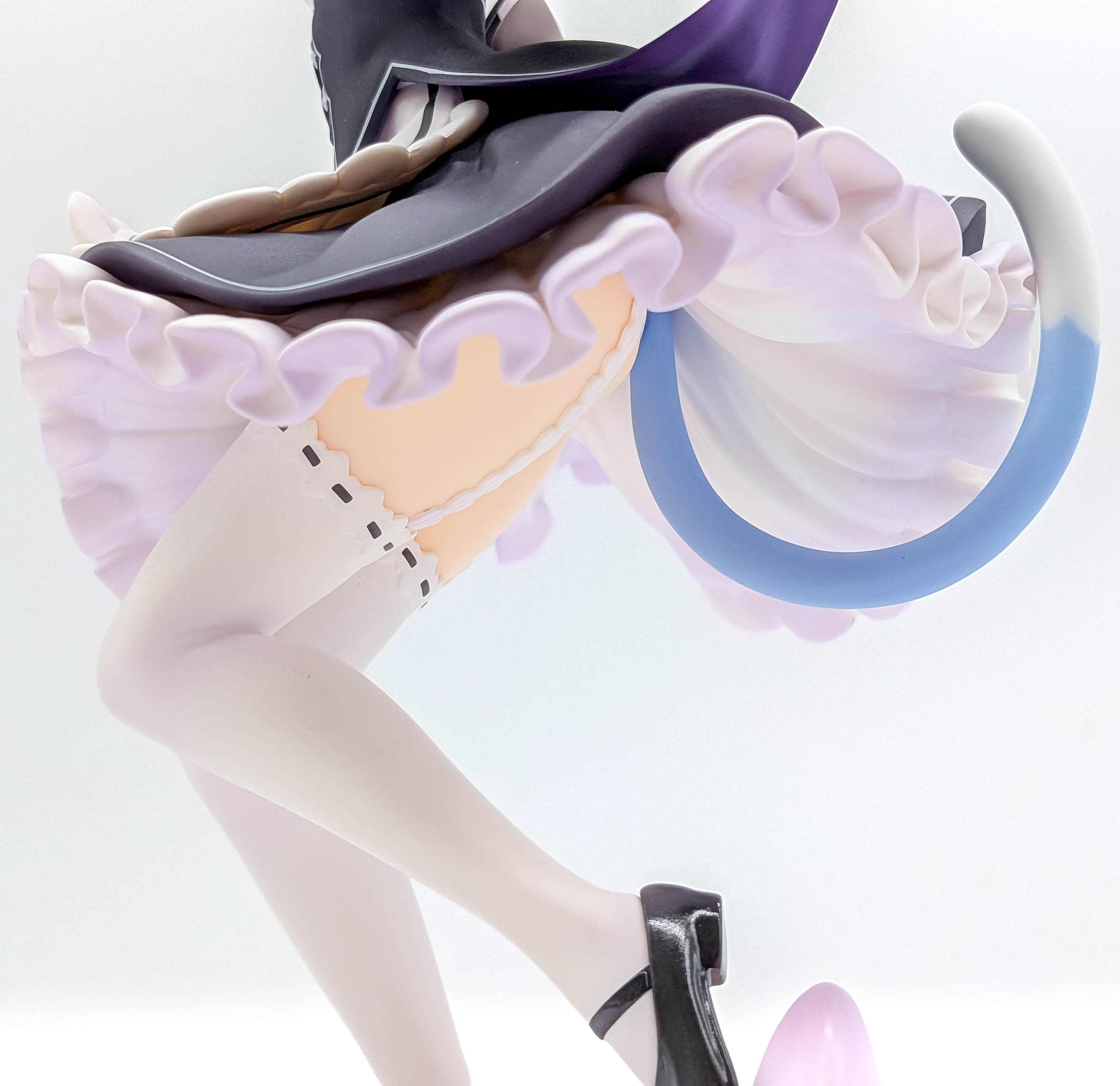 Rem Nekomimi Ver low rear-side legs skirt and tail view