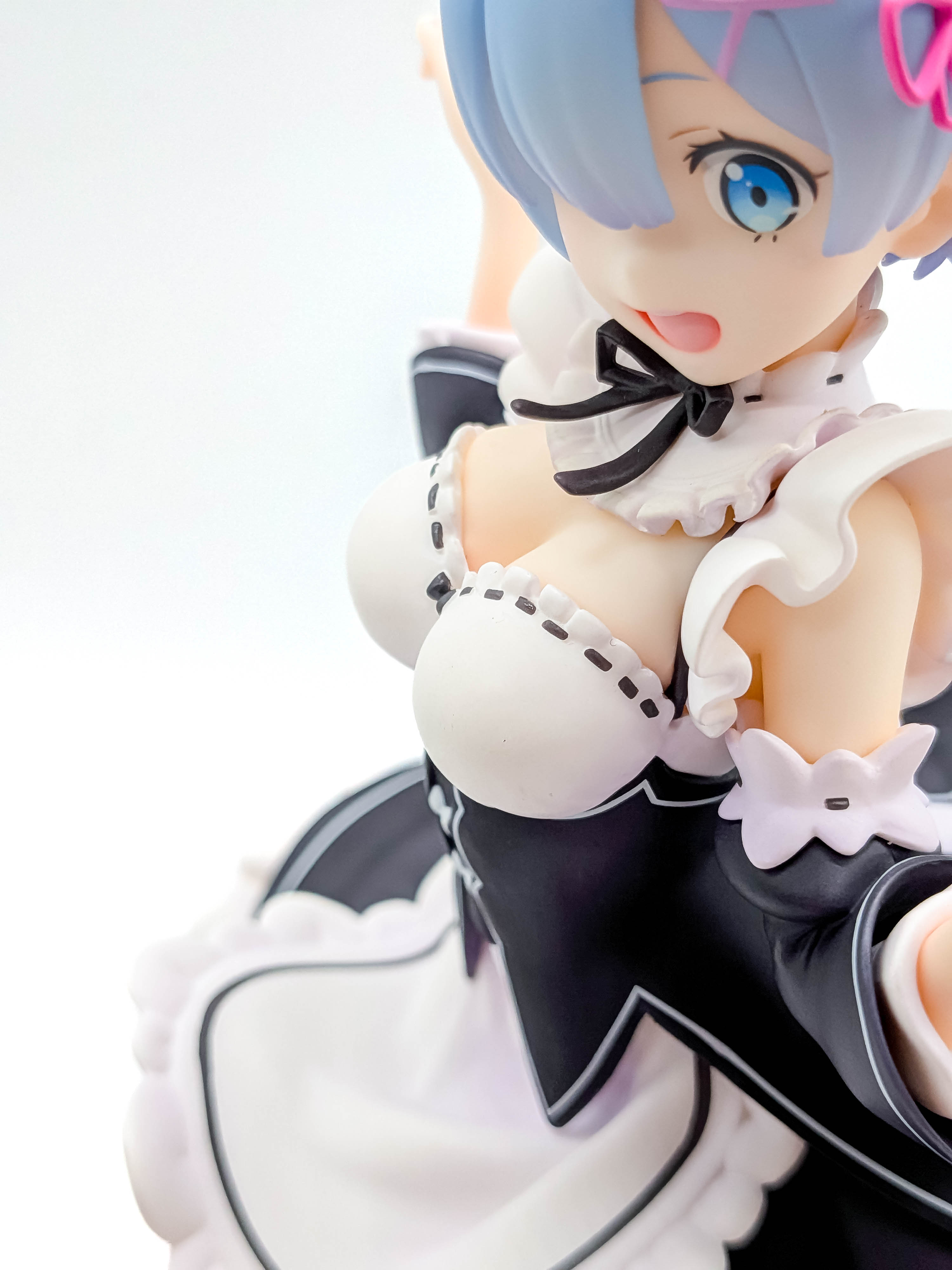 Rem Nekomimi Ver face neckline and chest detail