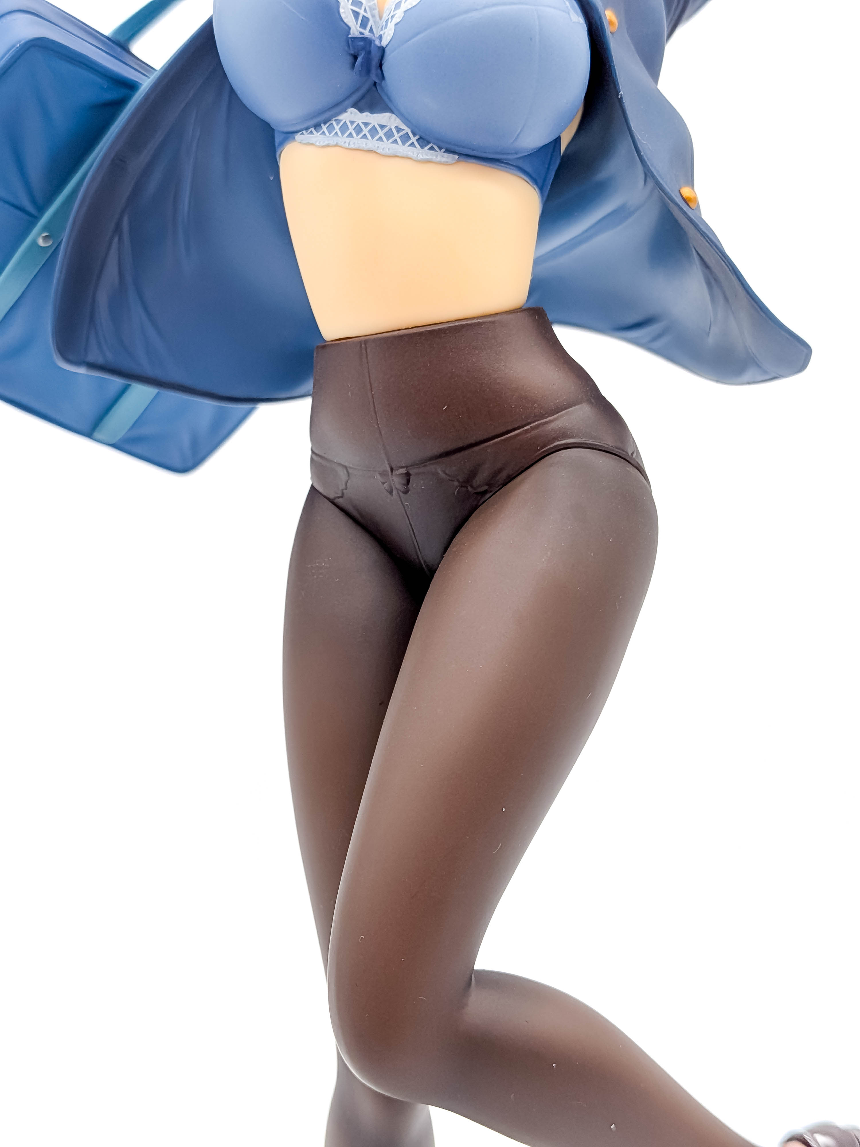 Ai-chan cast-off-style waist hips and tights detail