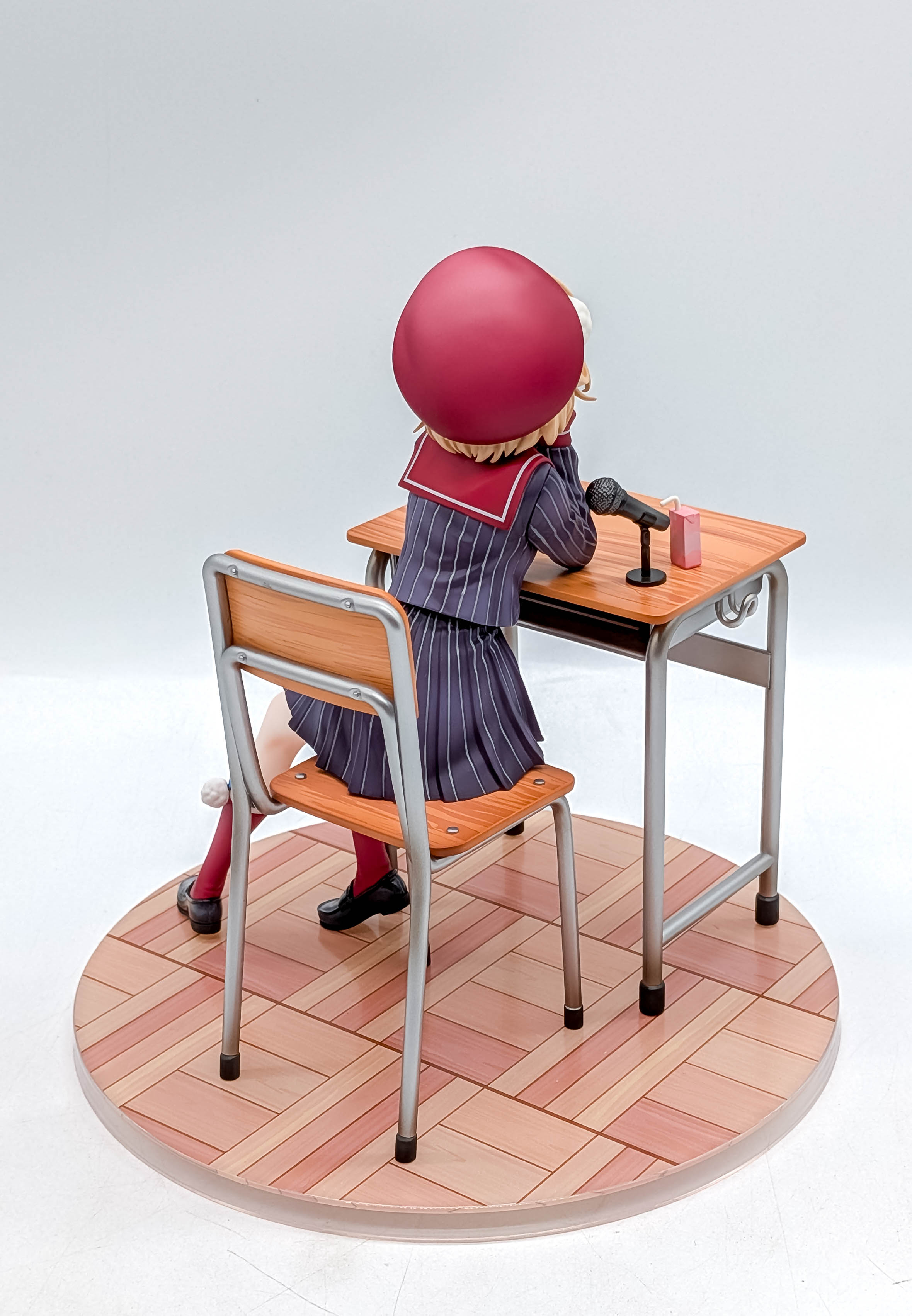 Shigure Ui figure rear three-quarter full classroom view