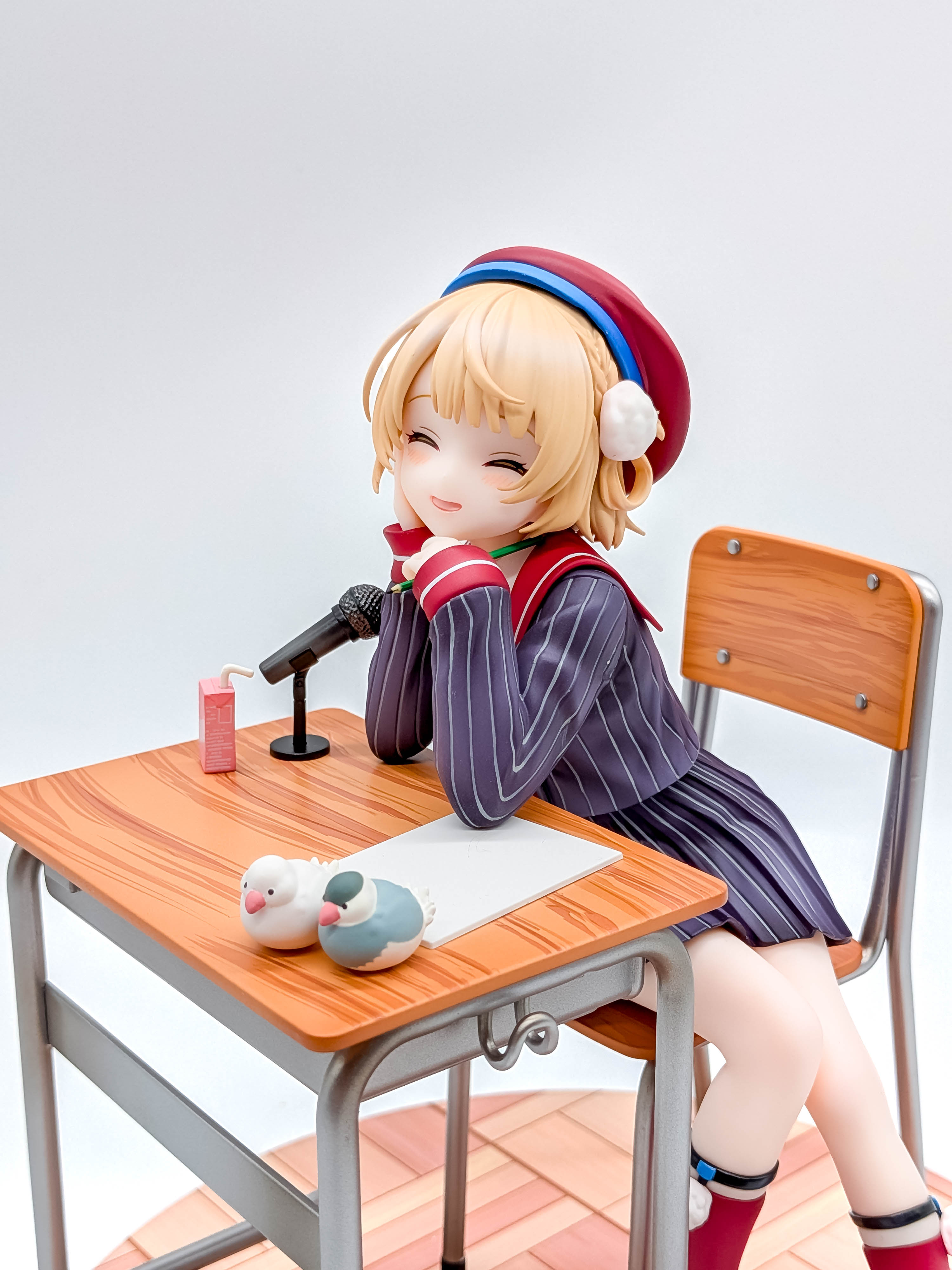 Shigure Ui figure alternate closed-eye smiling face close-up