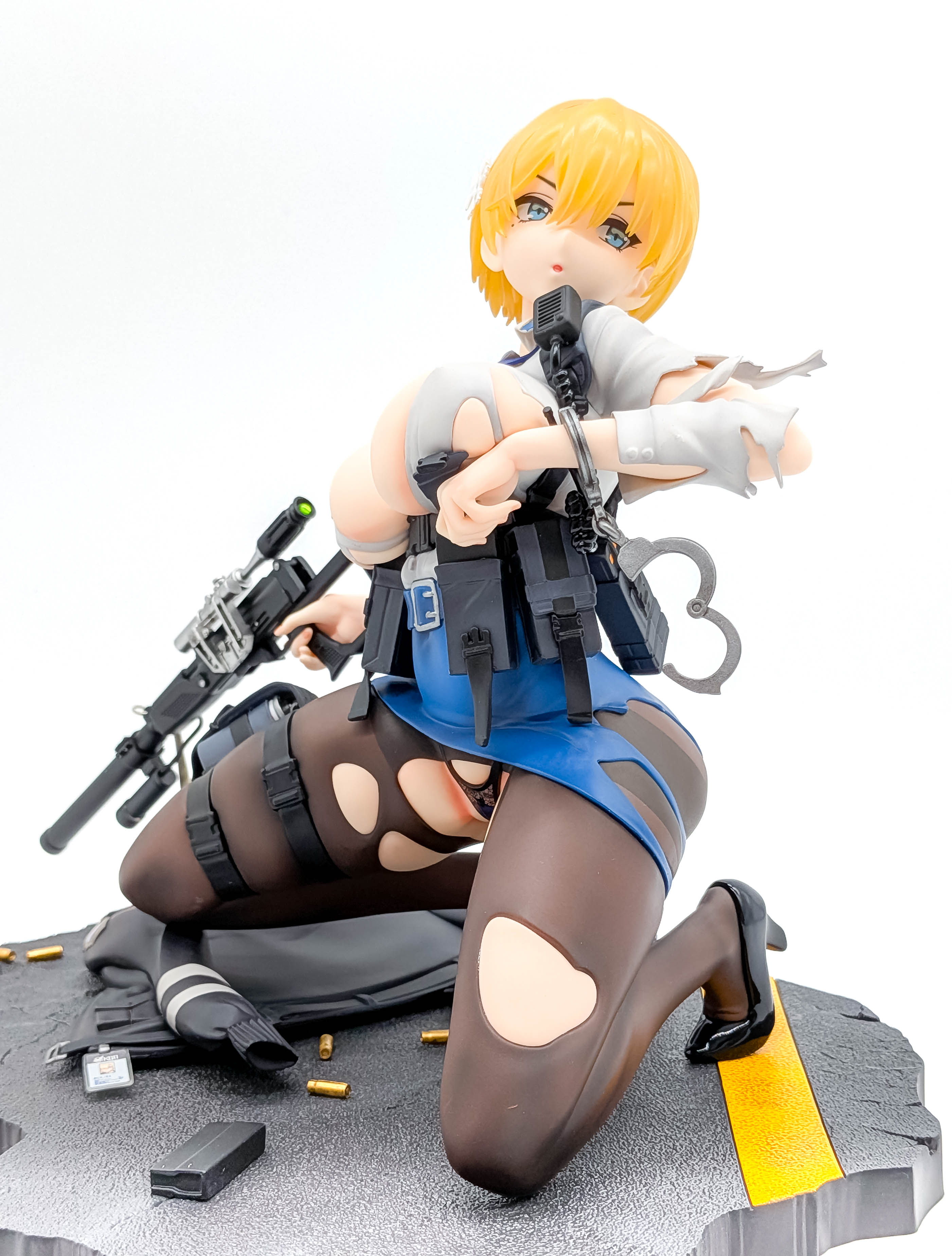 VSK-94 Heavy Damage Ver right-side kneeling body view